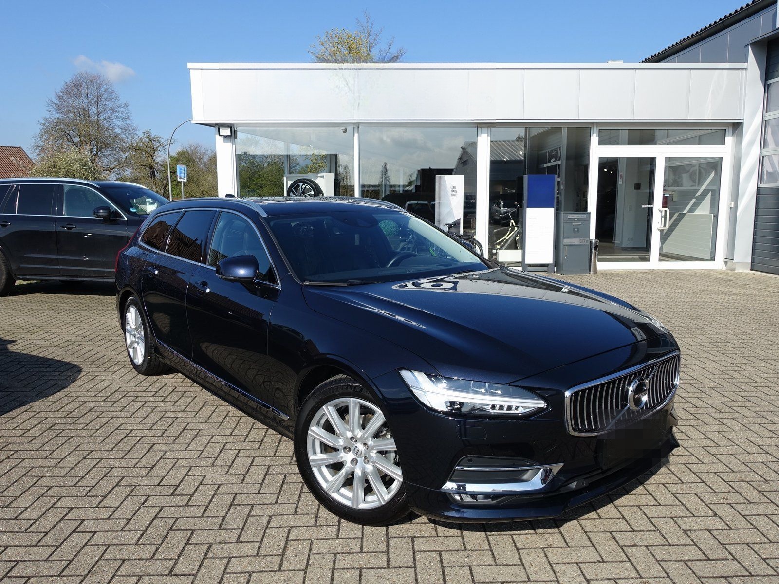 Volvo V90 D4 AWD Inscription/360°Cam/AHK/HeadUp/Pano. foto 3