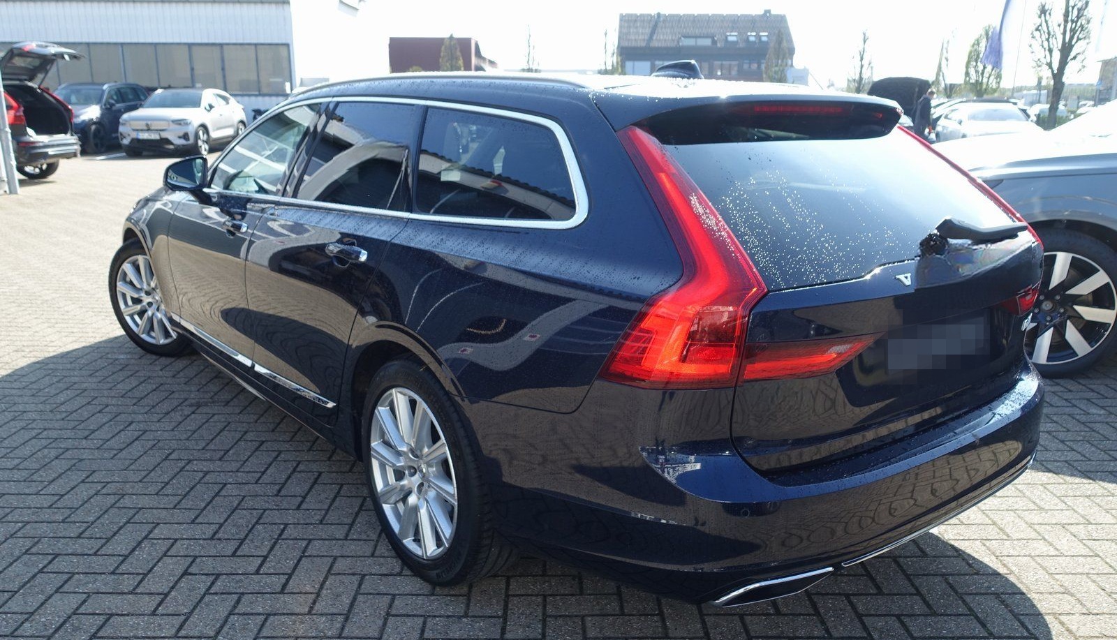 Volvo V90 D4 AWD Inscription/360°Cam/AHK/HeadUp/Pano. foto 4
