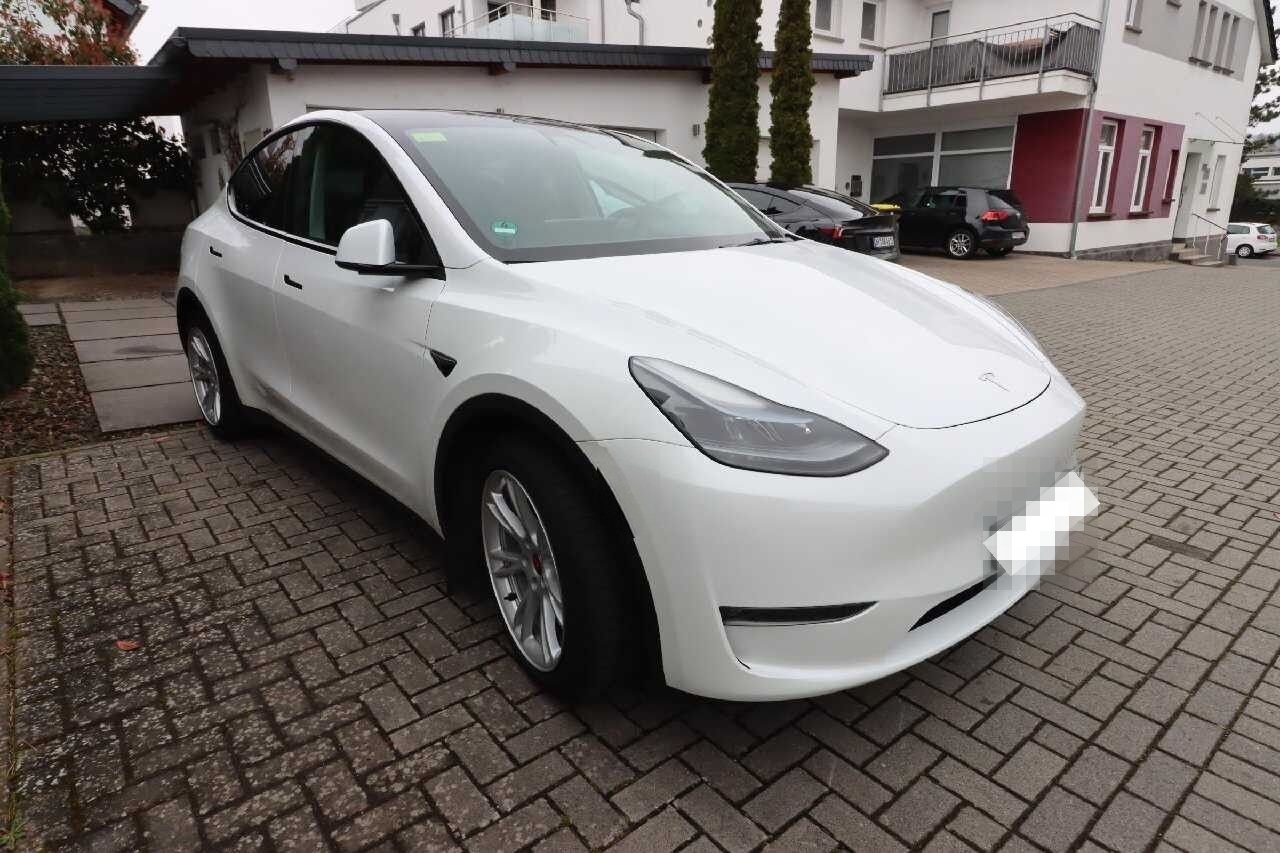Tesla Model Y Long Range AWD 8-Fach|AHK|EnhancedAP|20" foto 2