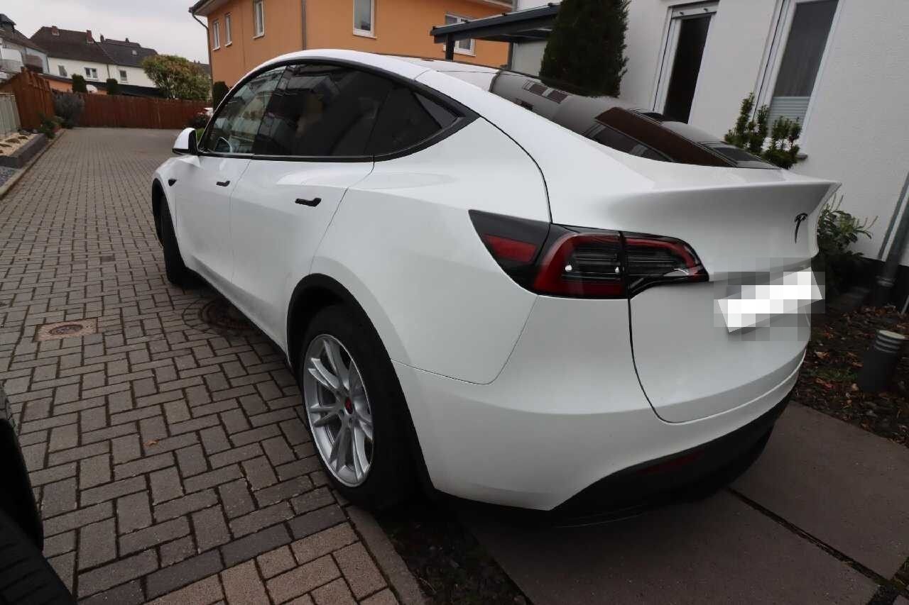 Tesla Model Y Long Range AWD 8-Fach|AHK|EnhancedAP|20" foto 4