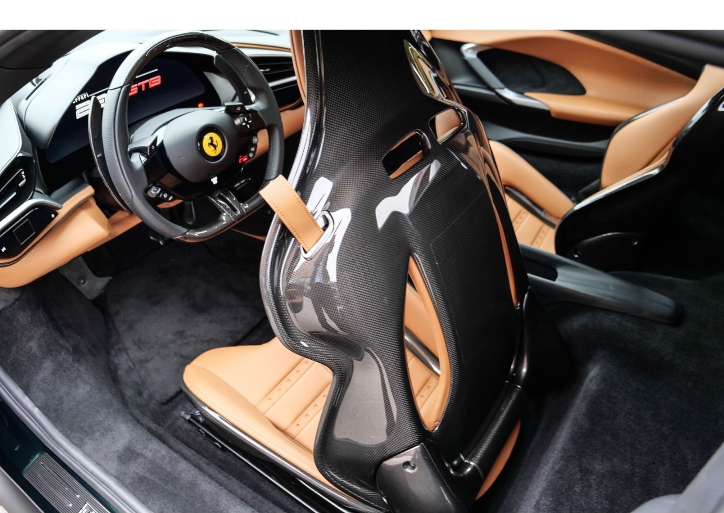 Ferrari 296 GTB *Liftsystem*Racingsitze*JBL*Carbon+LED* foto 18
