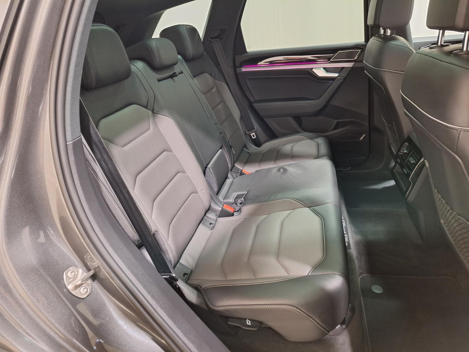 Volkswagen Touareg 3.0 V6 4M R-LINE AHK|PANO|LUFT|INNOVISIO foto 12