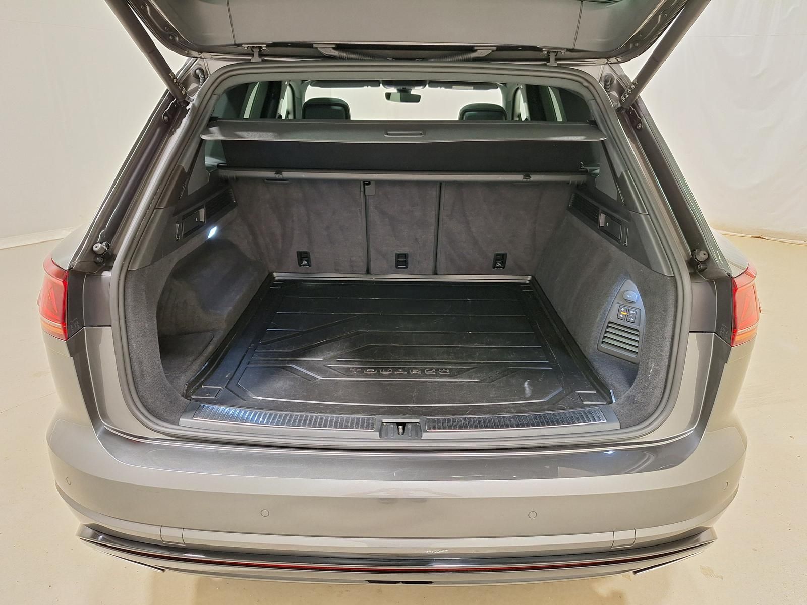 Volkswagen Touareg 3.0 V6 4M R-LINE AHK|PANO|LUFT|INNOVISIO foto 13