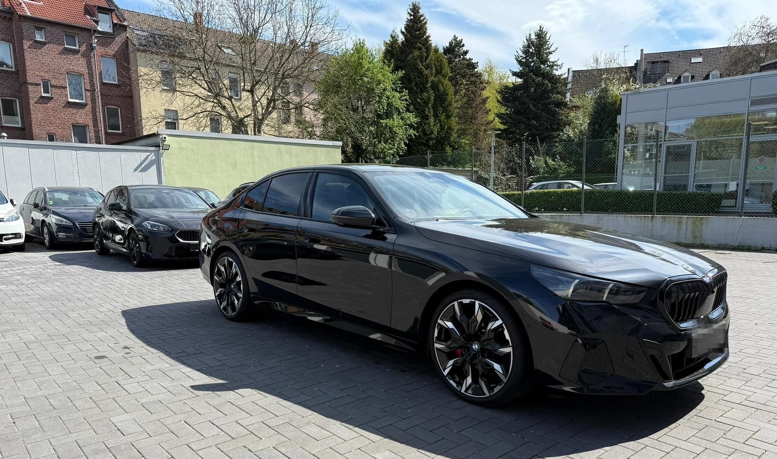 BMW 520d xDrive/PANO/HUD/AHK/Bowers&Wilkins/21"Indiv foto 4