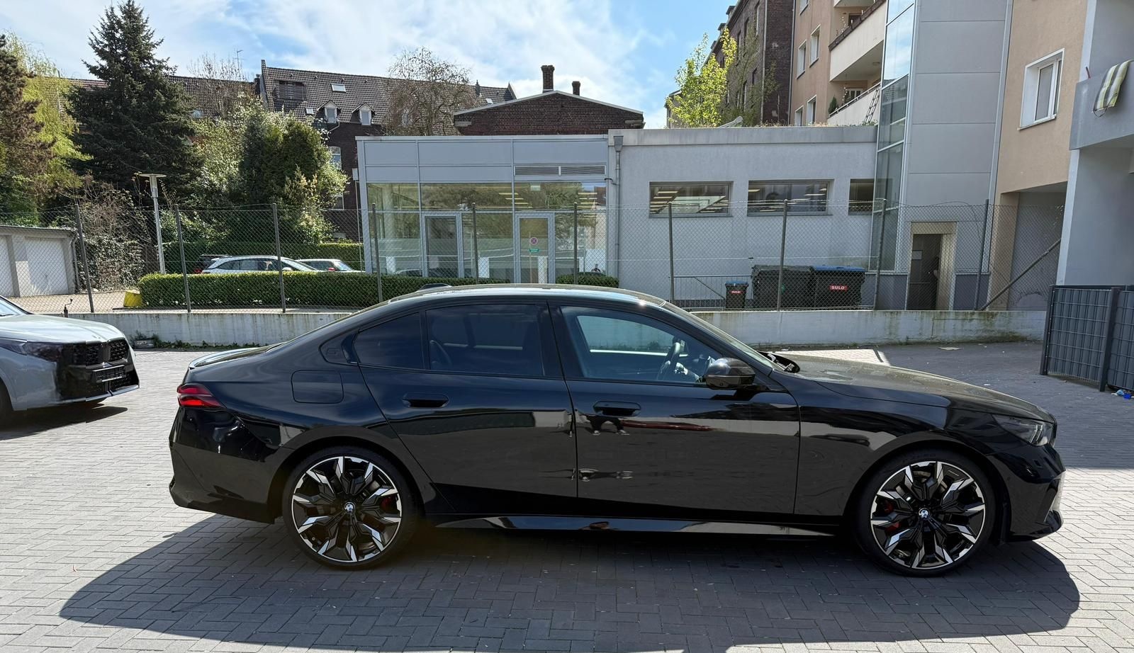 BMW 520d xDrive/PANO/HUD/AHK/Bowers&Wilkins/21"Indiv foto 5