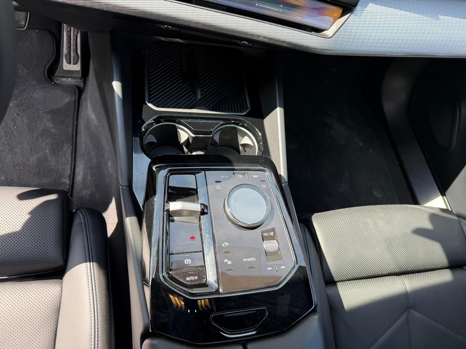 BMW 520d xDrive/PANO/HUD/AHK/Bowers&Wilkins/21"Indiv foto 8