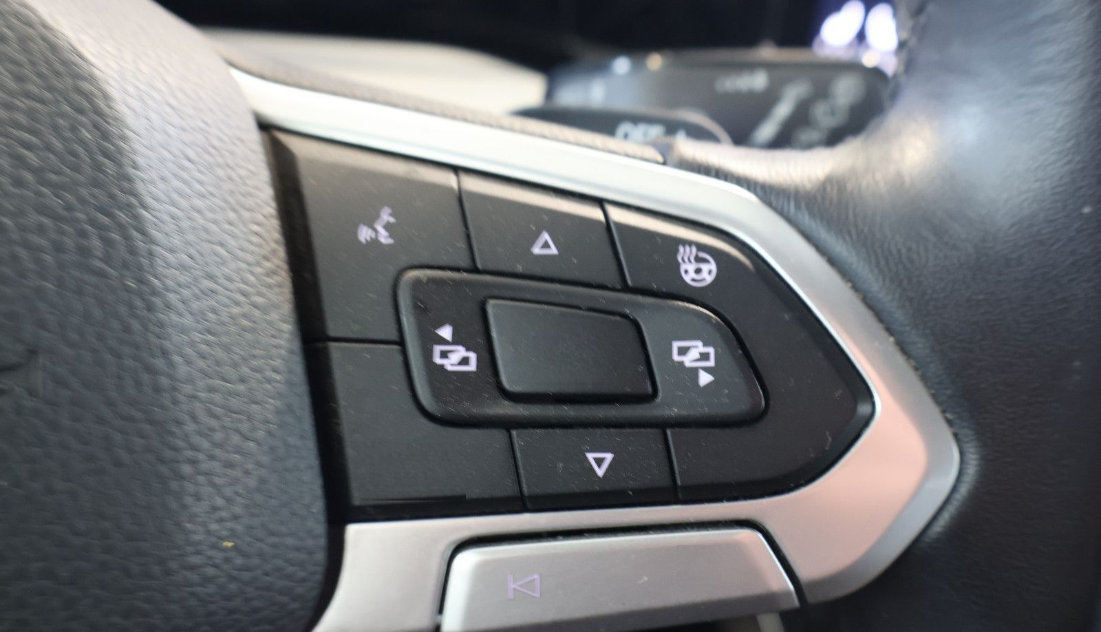 Volkswagen Golf VIII 2.0 TDI Life AID+ACC+LED+AMBIENT+AHK foto 13