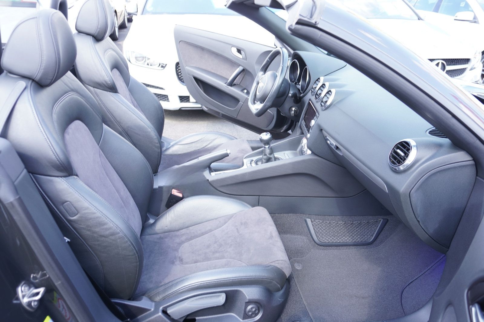 Audi TT 1.8 TFSI Roadster*Bi-Xenon*Navi*nur 25.500KM* foto 21