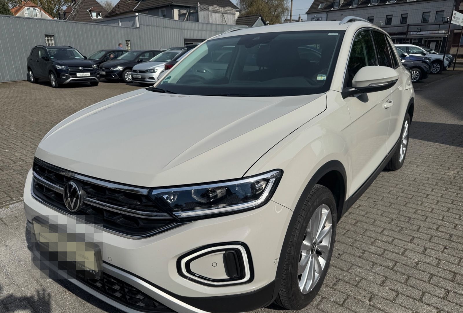 Volkswagen T-Roc Style Leder Navi AHK PDC LED Digitaltacho foto 2