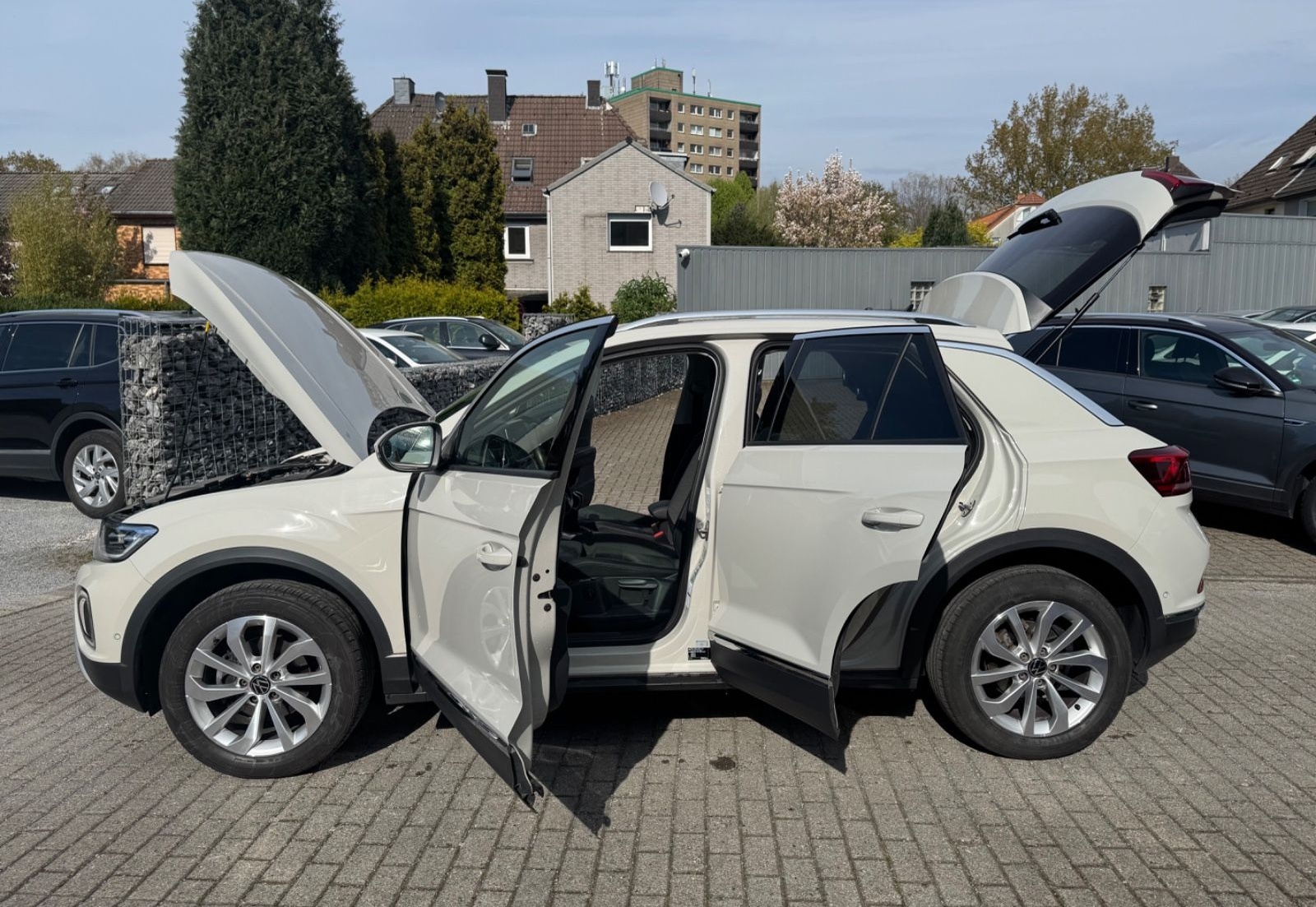 Volkswagen T-Roc Style Leder Navi AHK PDC LED Digitaltacho foto 12