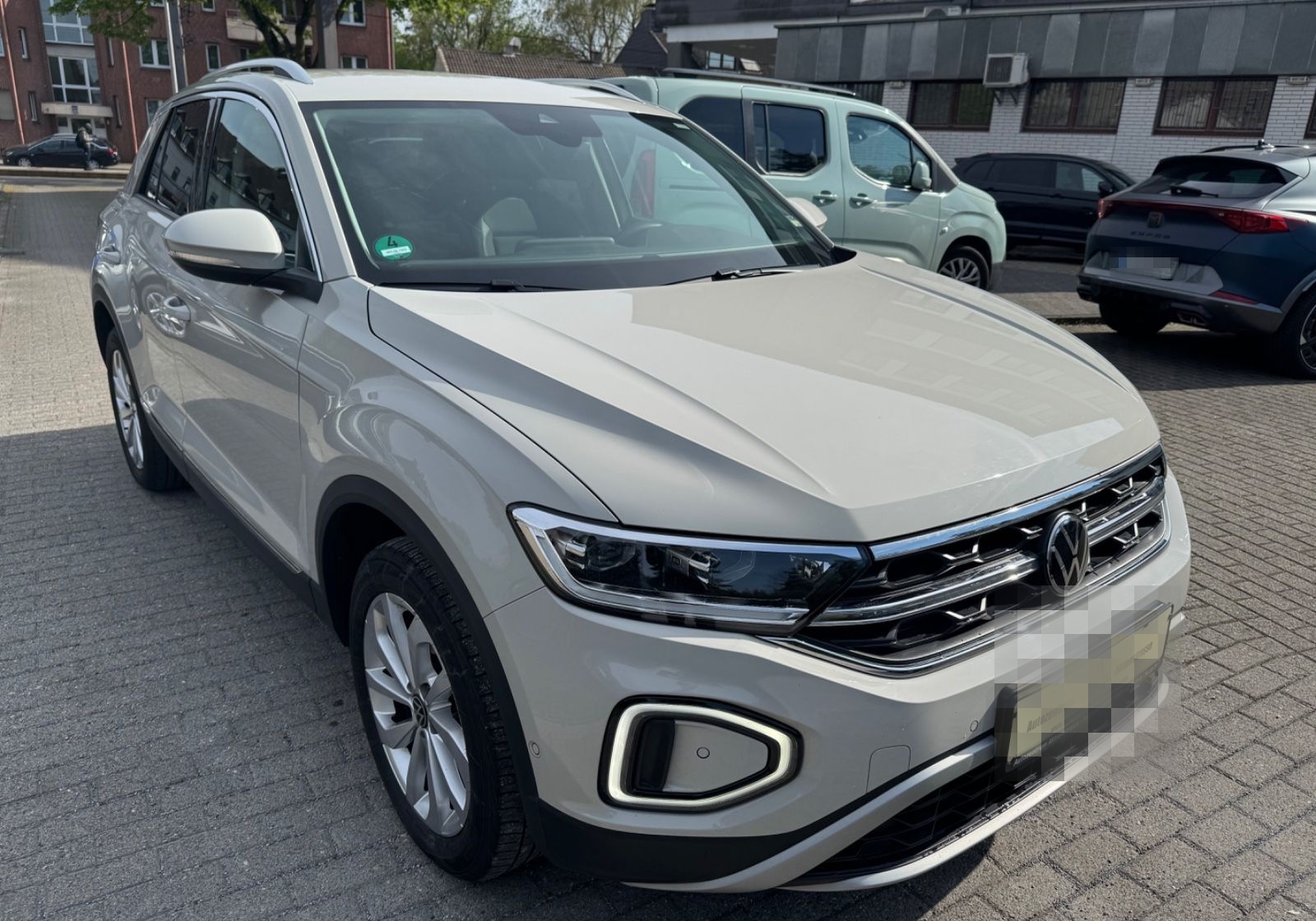 Volkswagen T-Roc Style Leder Navi AHK PDC LED Digitaltacho foto 3