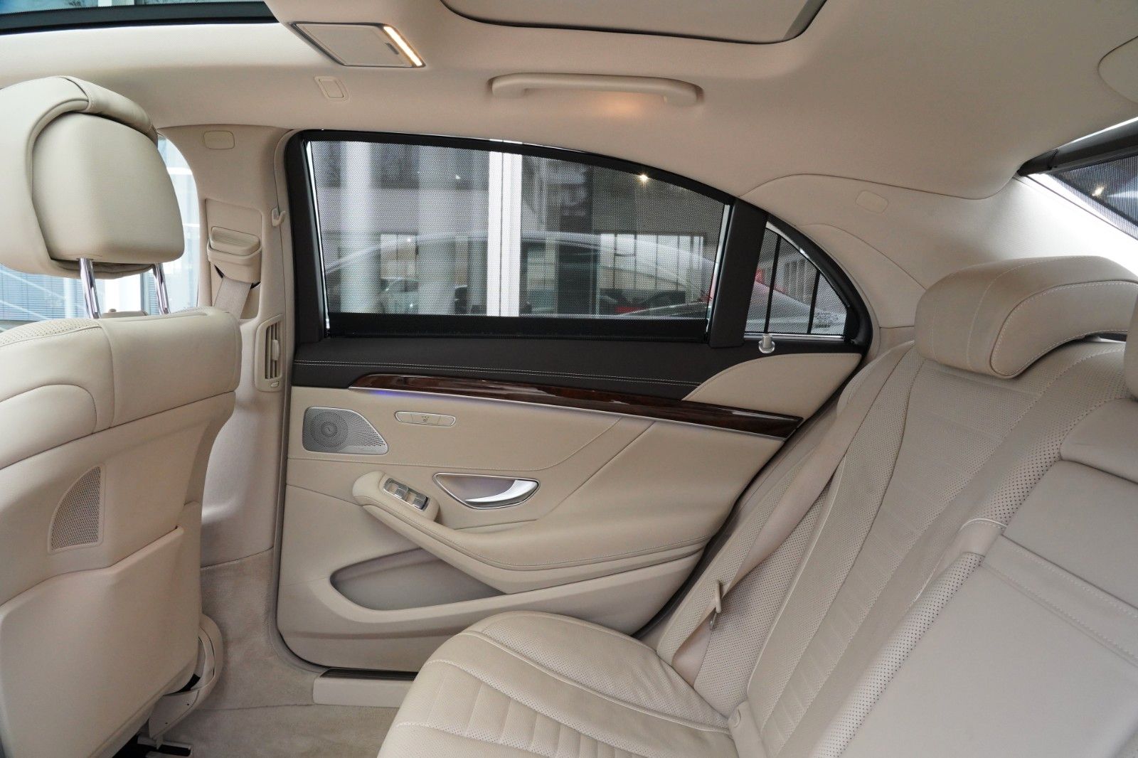 Mercedes-Benz S 500 4M L AMG 7G/LED/PANO/BURM/360/AIR/20/MMRY foto 15