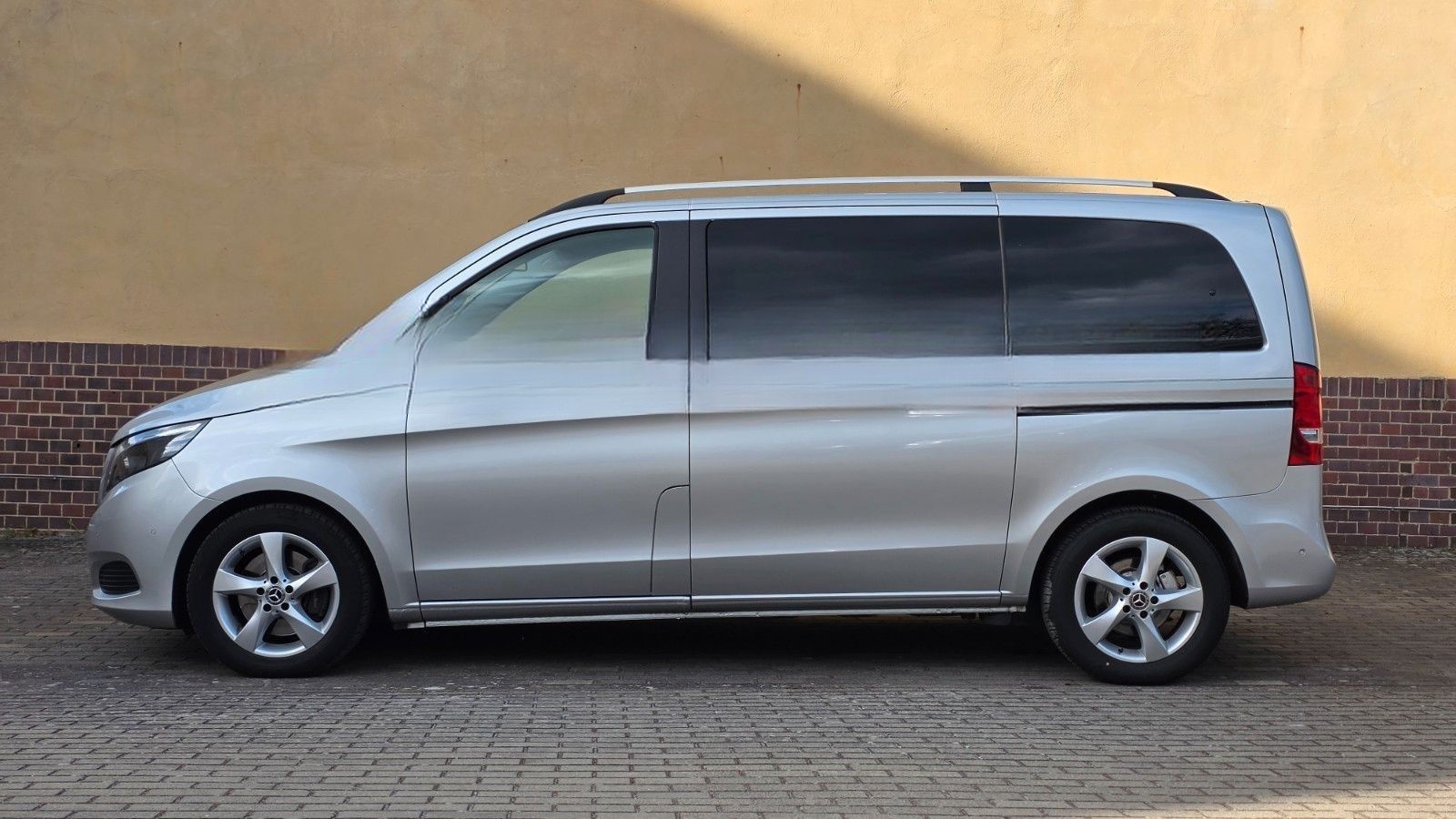 Mercedes-Benz V 220d AT Kompakt Edition *6-Sitzer/ WKR/ Navi* foto 9