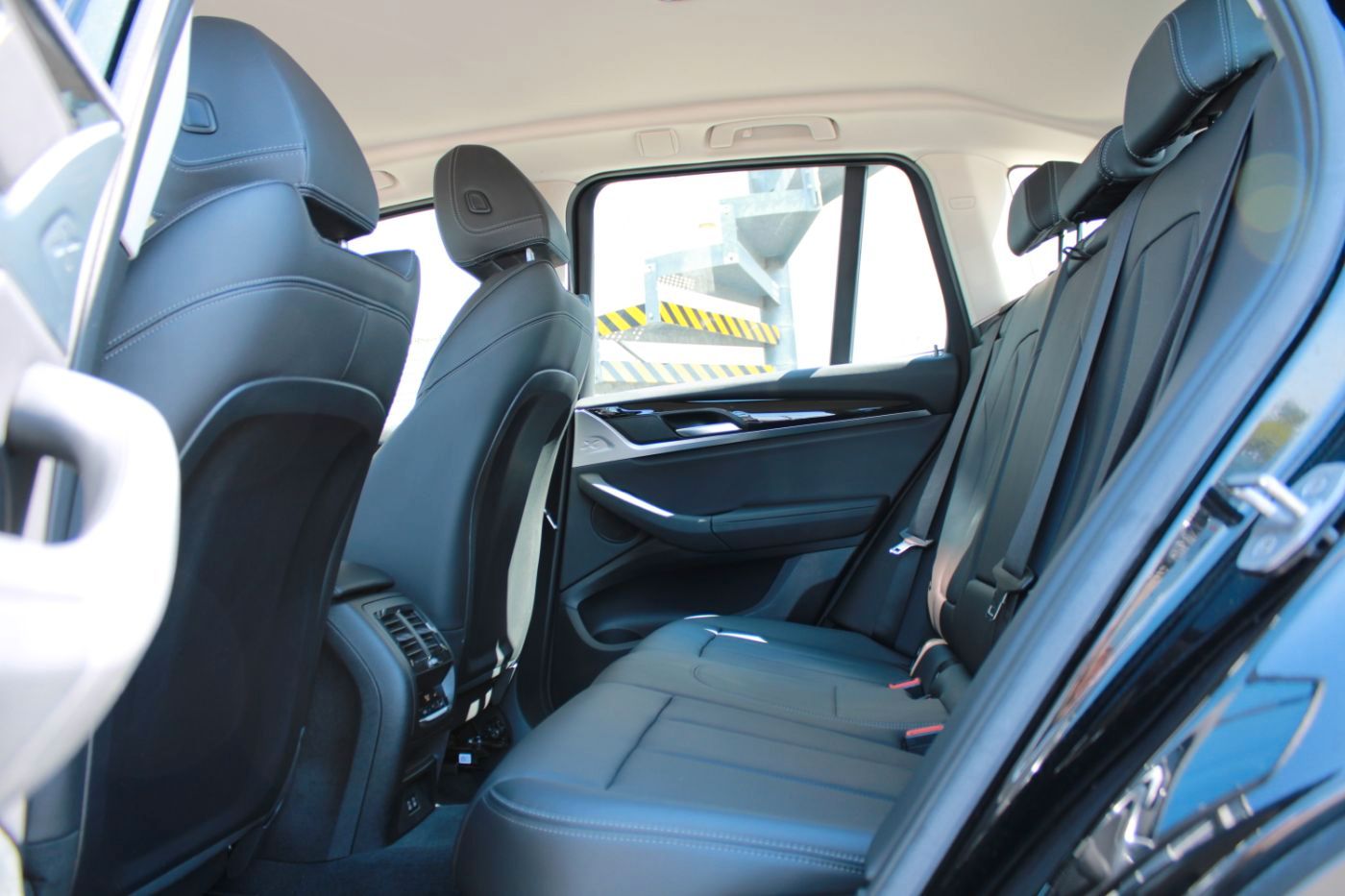 BMW X3 xDrive20i Navi LED Facelift AHK Kamera DrivAs foto 11