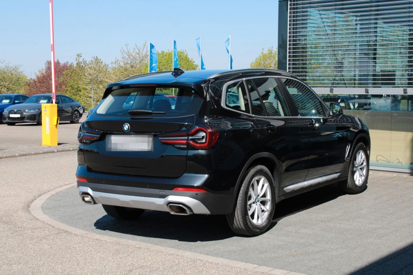 BMW X3 xDrive20i Navi LED Facelift AHK Kamera DrivAs foto 4