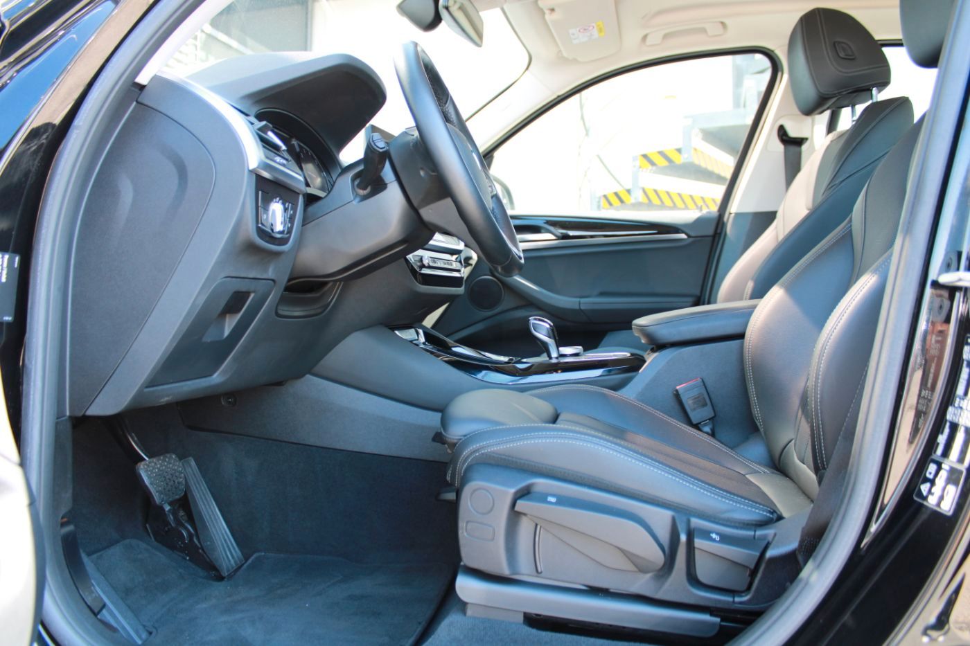 BMW X3 xDrive20i Navi LED Facelift AHK Kamera DrivAs foto 7