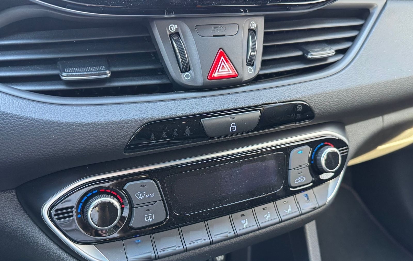 Hyundai i30 Fastback N Performance NAVIGATION,1-HAND foto 14
