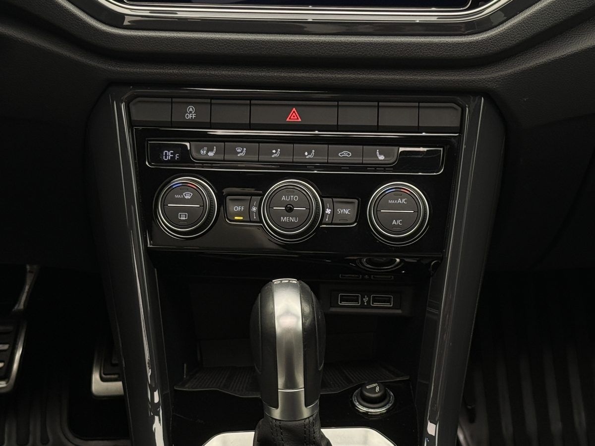 Volkswagen T-Roc 2.0 TSI DSG 4Motion Sport+PANO+LED+LEDER+ foto 23