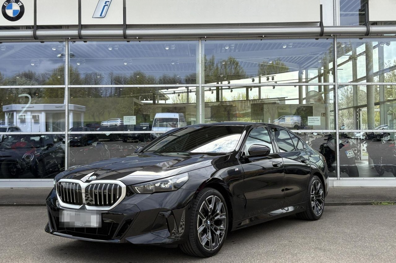 BMW 520d M Sport AutoBahnAss.SuView ACC HUD AHK 20" foto 2