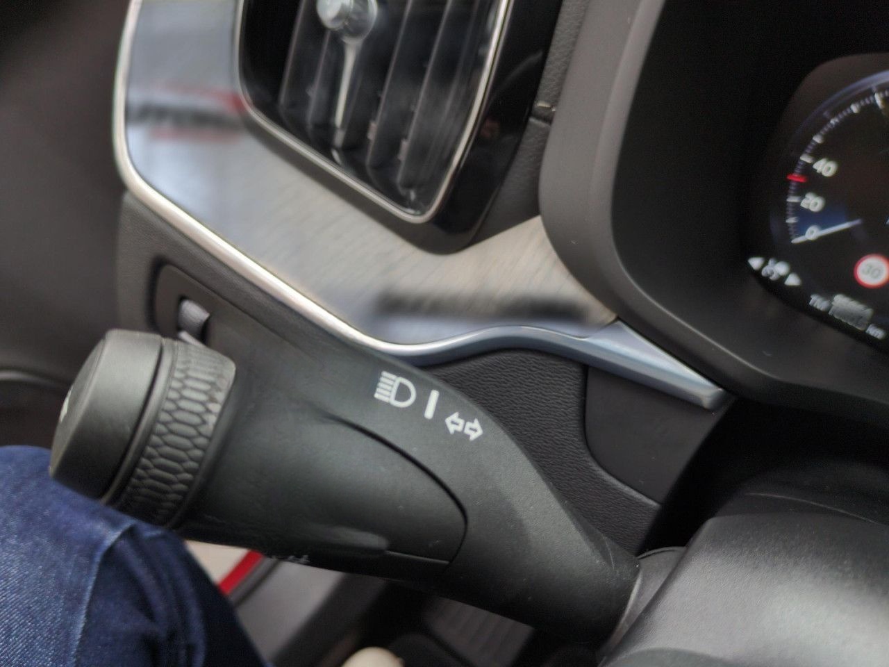 Volvo XC60 D4 Inscription 2WD Automatik Bluetooth Navi foto 15