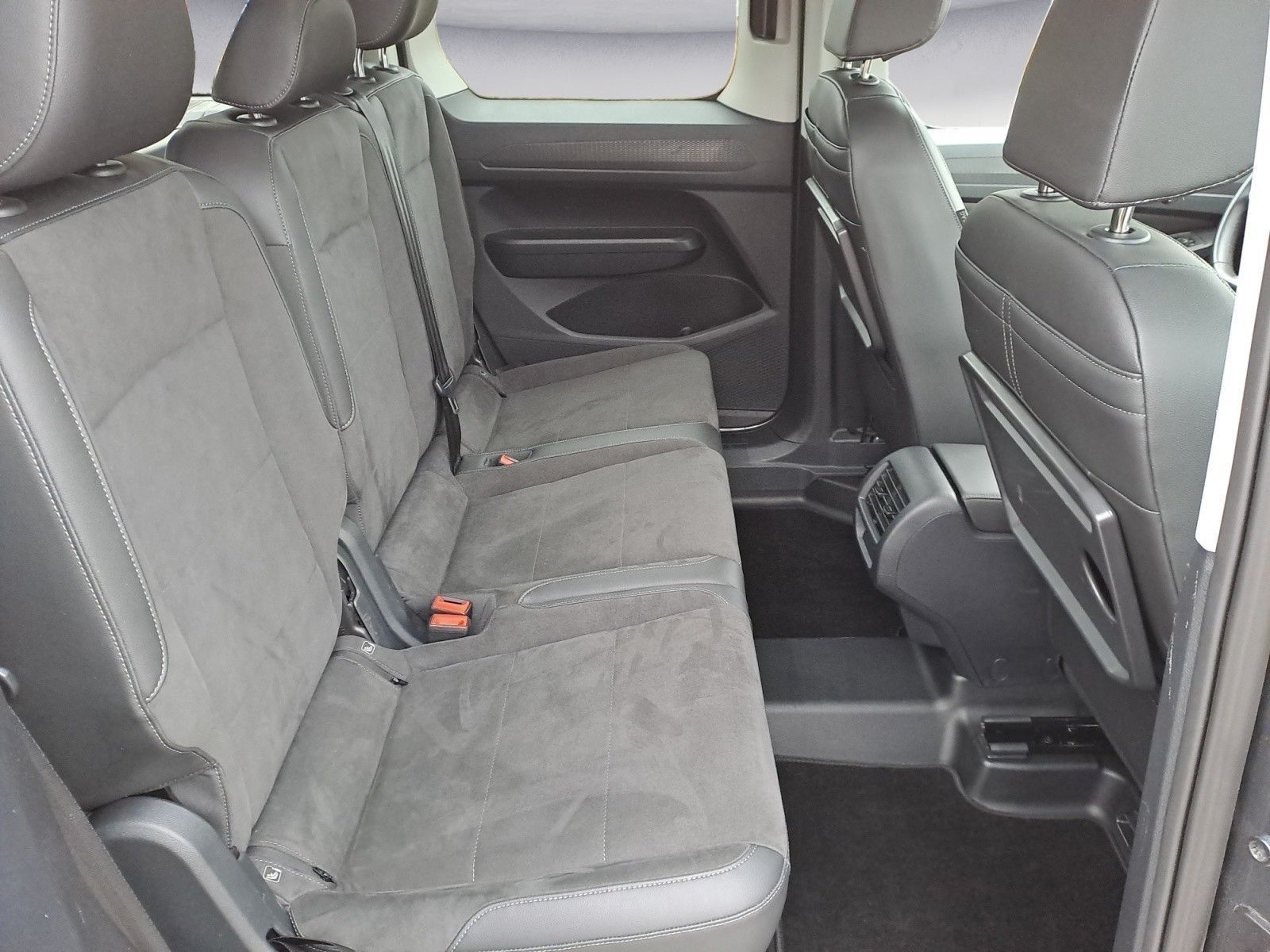 Volkswagen Caddy 2.0 TDI DSG Assistenzpaket Navi RearView foto 14