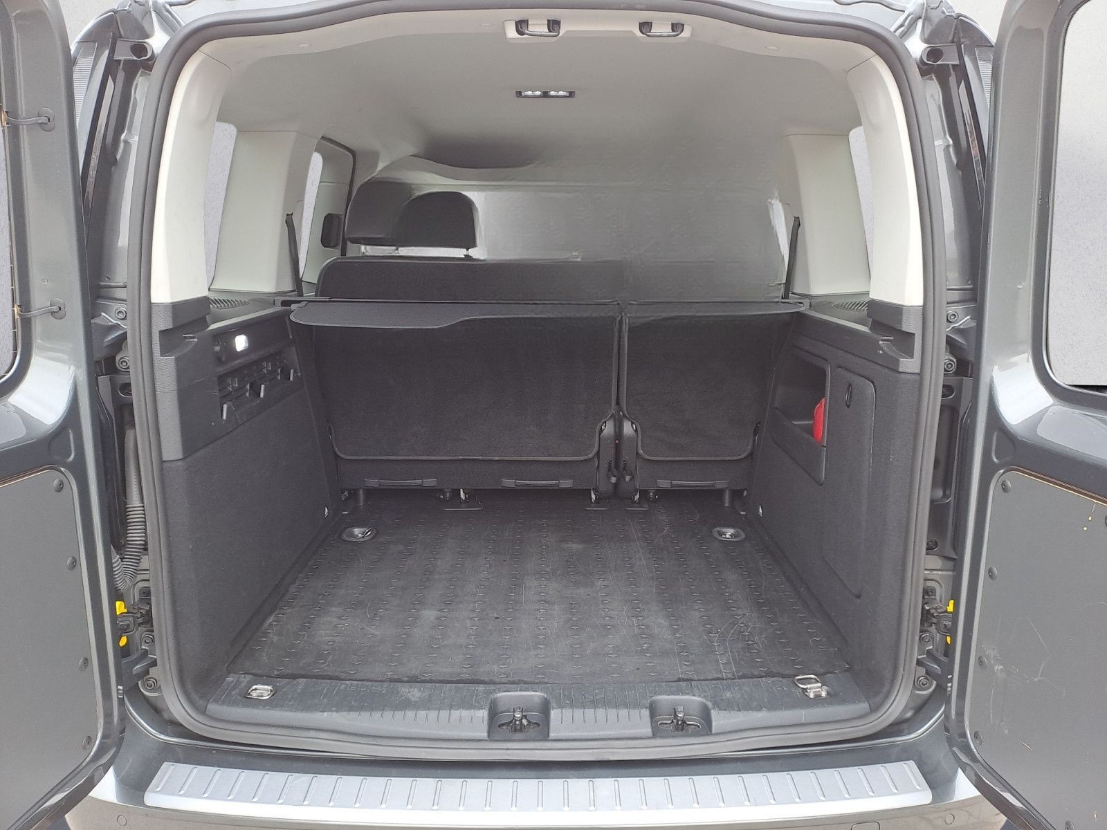 Volkswagen Caddy 2.0 TDI DSG Assistenzpaket Navi RearView foto 15