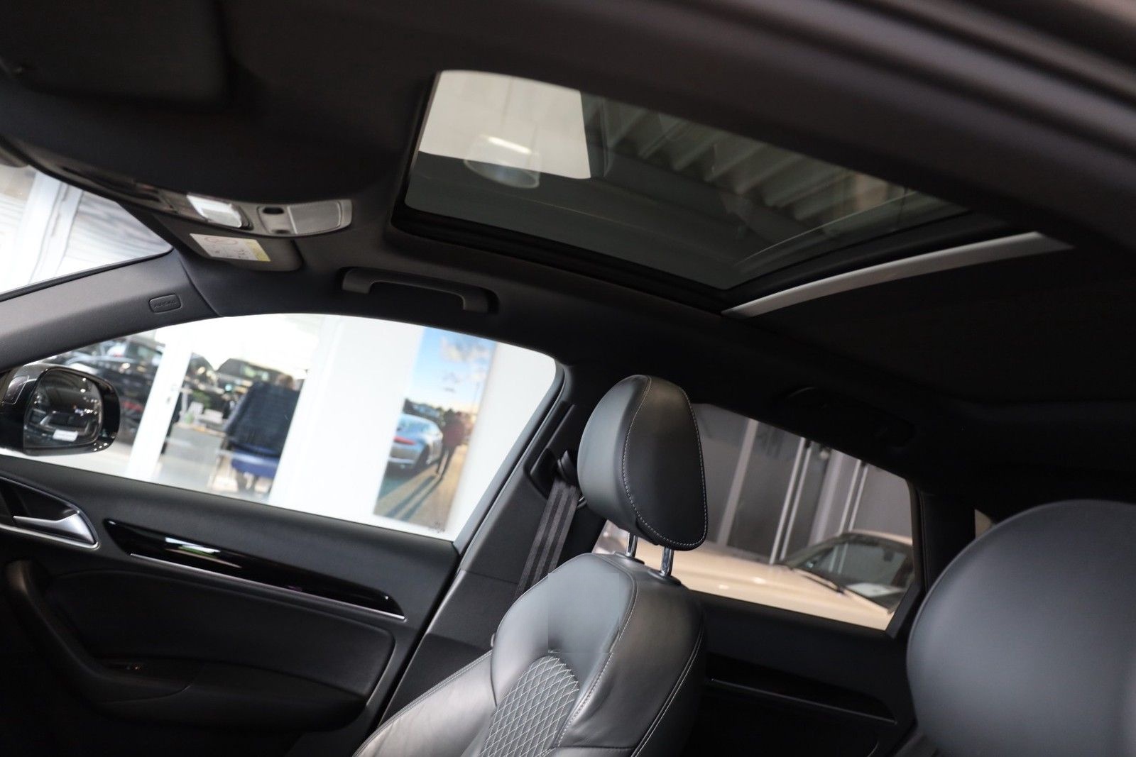 Audi RS Q3 2.5 TFSI quattro performance PANO*KAMERA foto 12