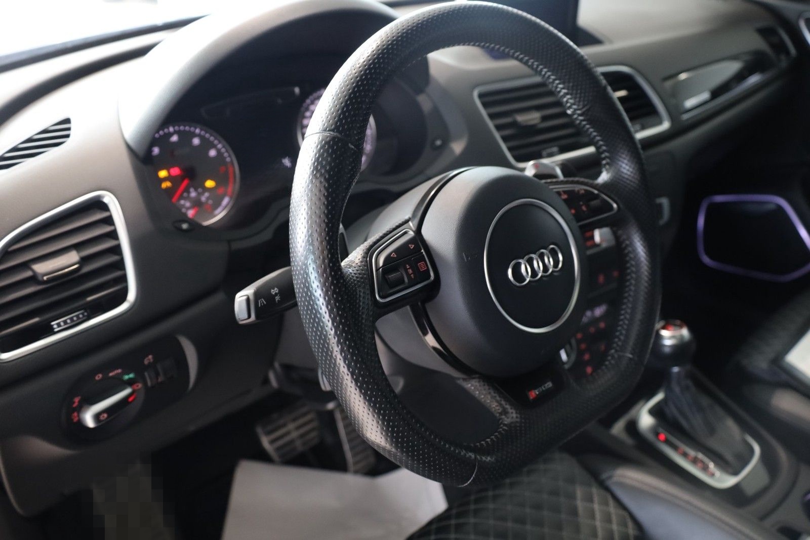 Audi RS Q3 2.5 TFSI quattro performance PANO*KAMERA foto 13