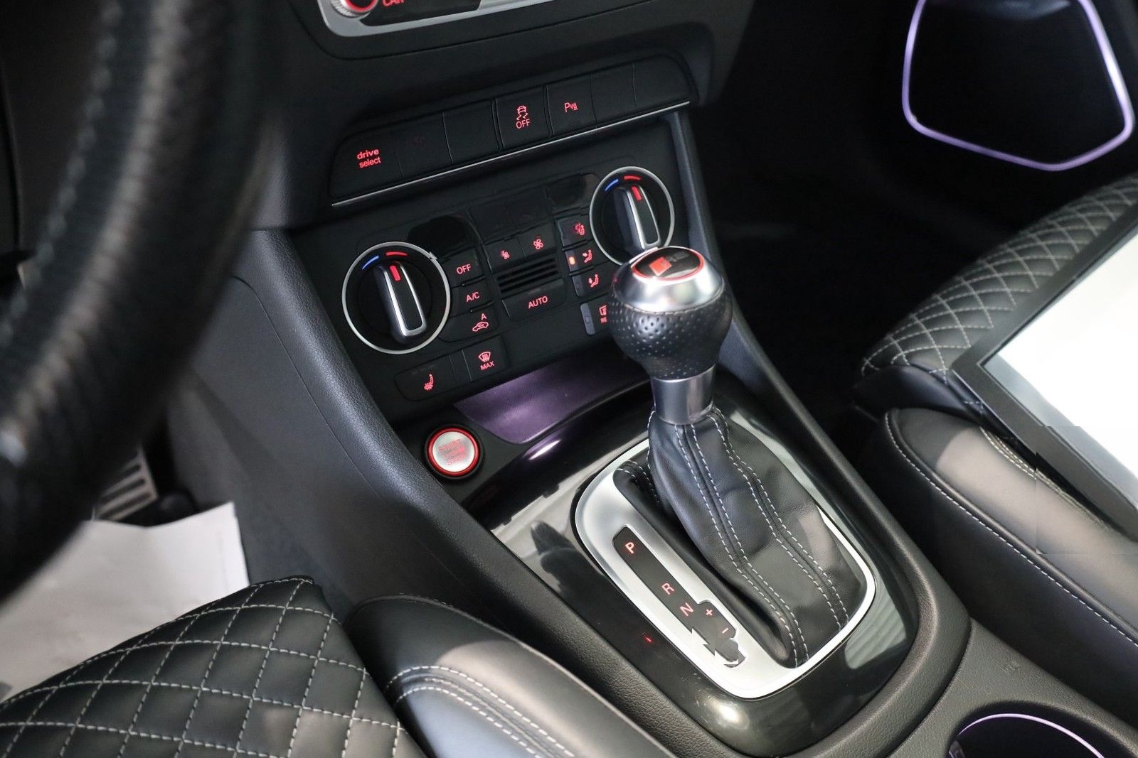 Audi RS Q3 2.5 TFSI quattro performance PANO*KAMERA foto 14