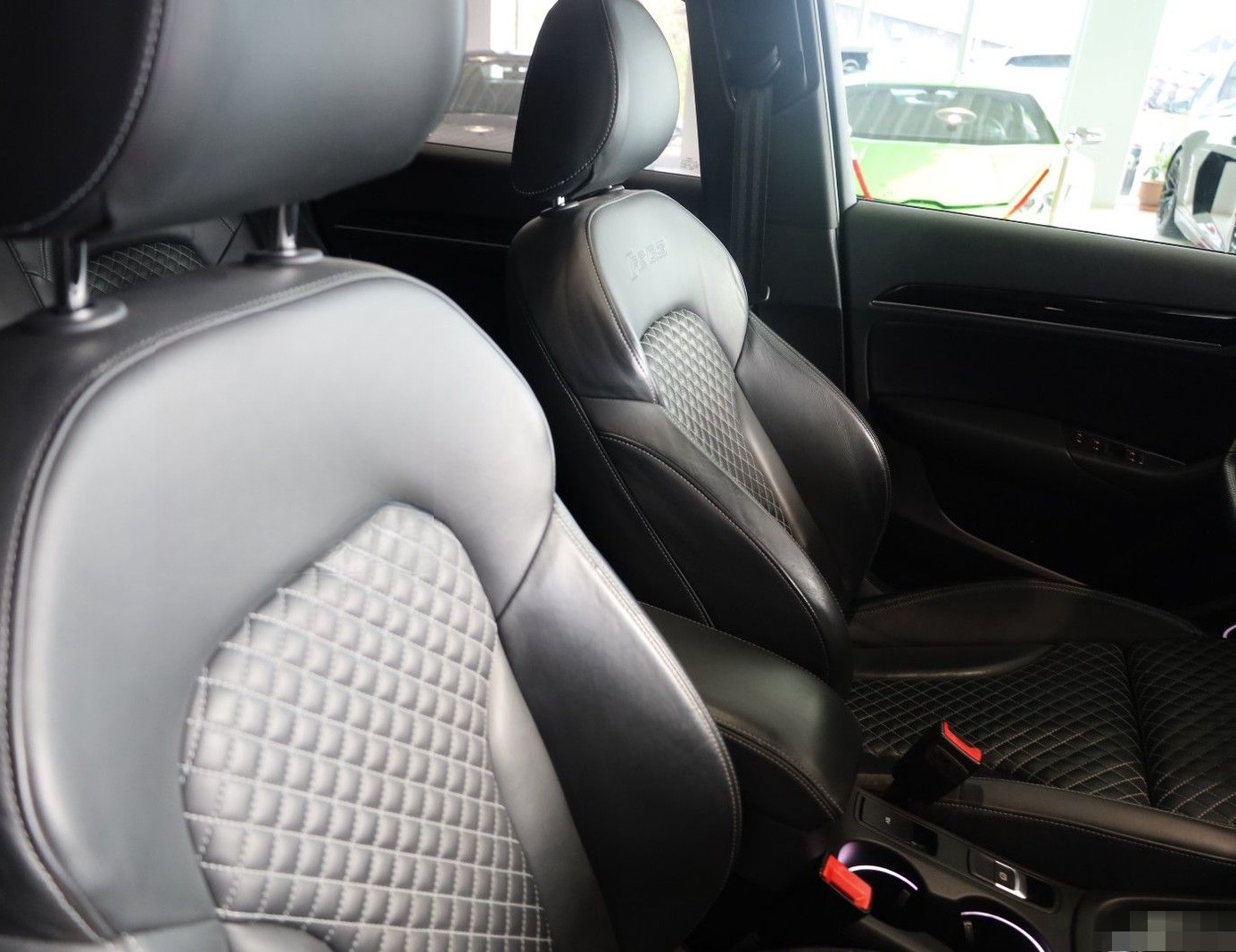 Audi RS Q3 2.5 TFSI quattro performance PANO*KAMERA foto 24