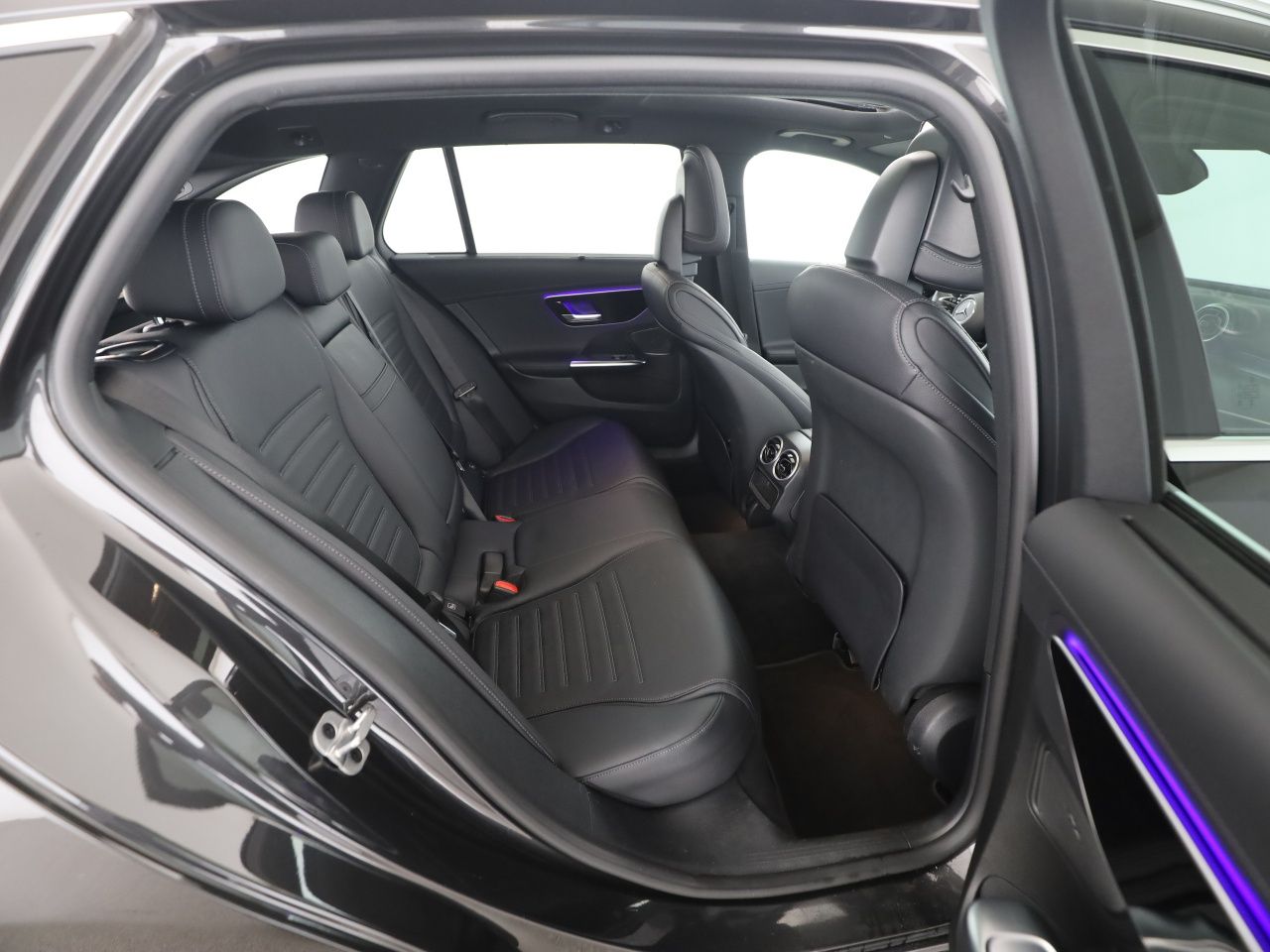 Mercedes-Benz C 300 e T AMG Pano AHK HUD Digital Light 360 foto 15