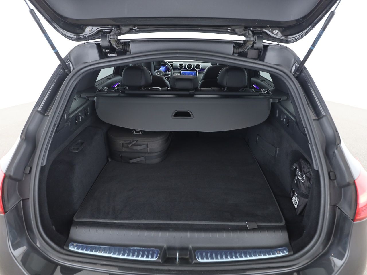 Mercedes-Benz C 300 e T AMG Pano AHK HUD Digital Light 360 foto 16