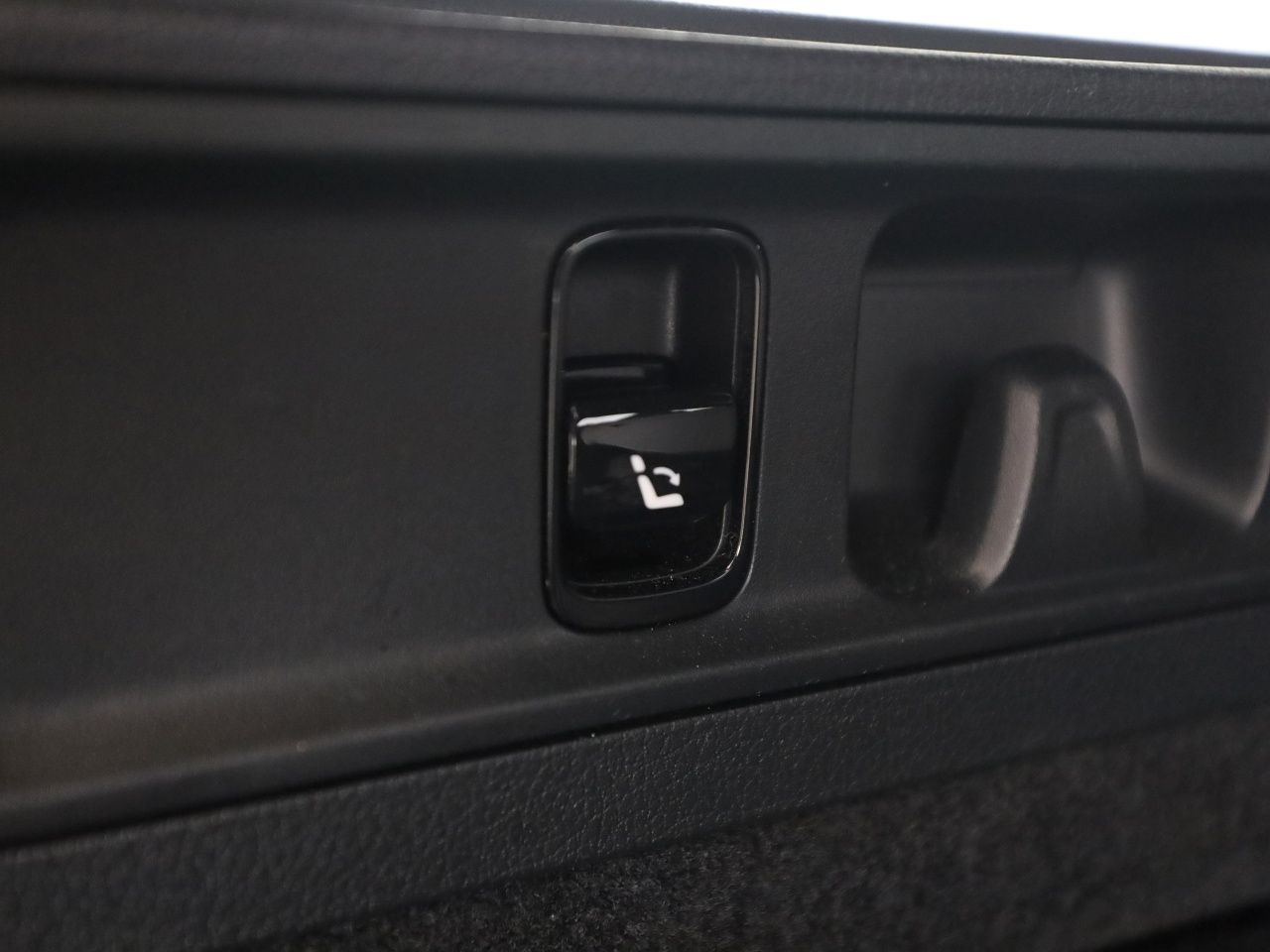 Mercedes-Benz C 300 e T AMG Pano AHK HUD Digital Light 360 foto 24