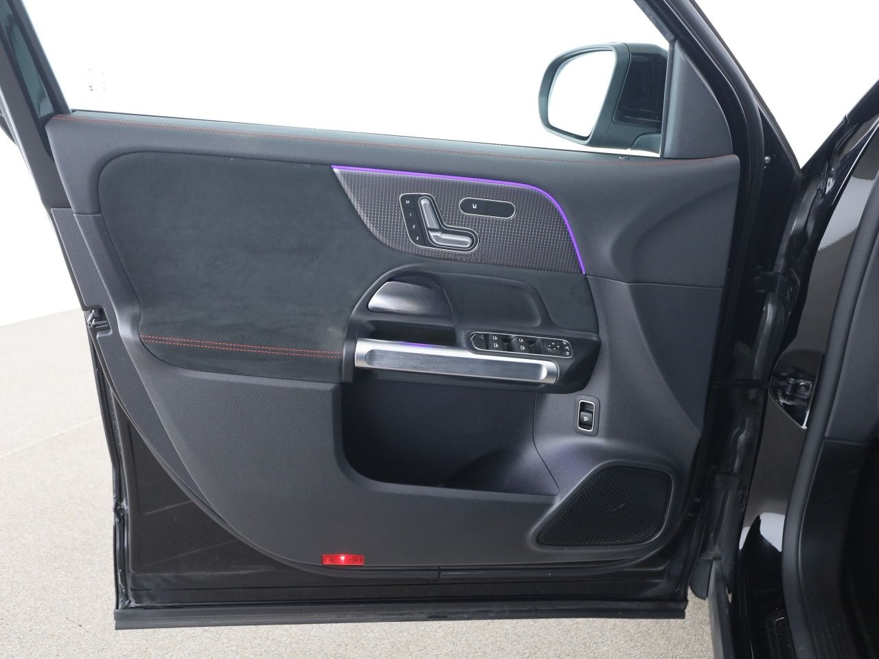 Mercedes-Benz EQB 300 4M AMG MBUX Pano Distronic HUD Kamera foto 13