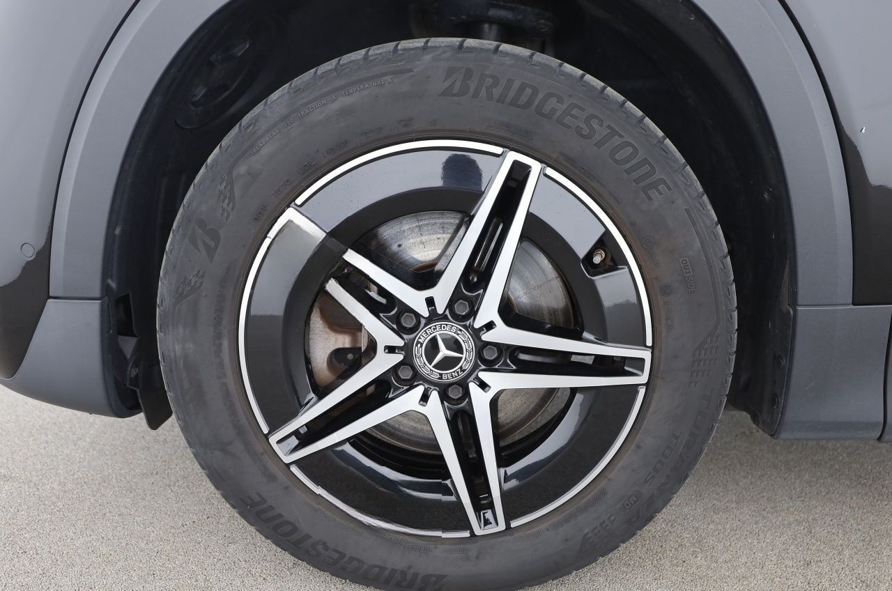 Mercedes-Benz EQB 300 4M AMG MBUX Pano Distronic HUD Kamera foto 17