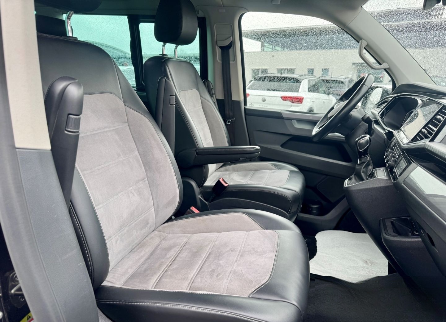 Volkswagen T6 Multivan 6.1 2,0 TDI Generation Six 4Motion D foto 6