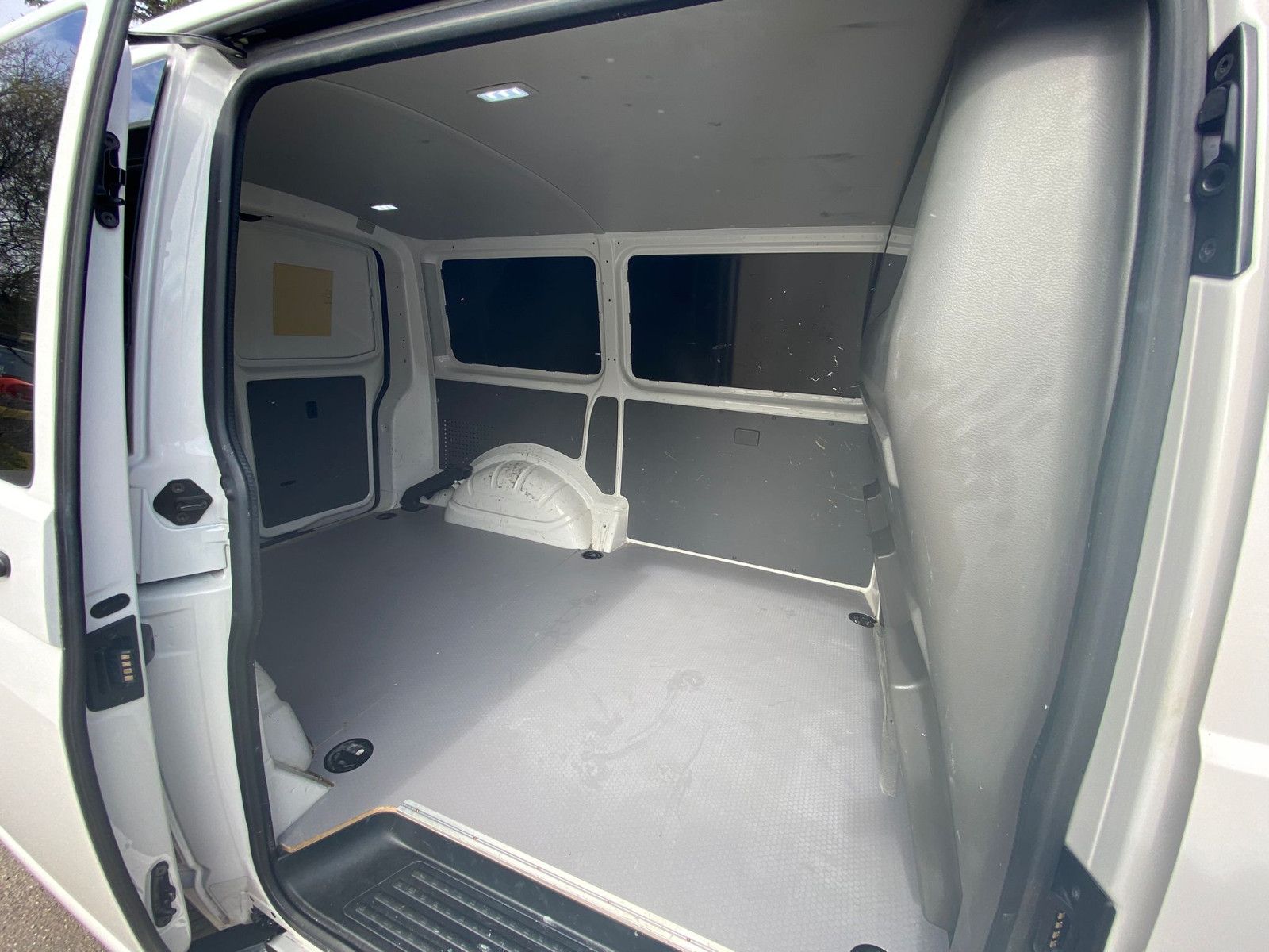 Volkswagen T6.1 Kasten Kombi EcoProfi FWD + Fenster + foto 18