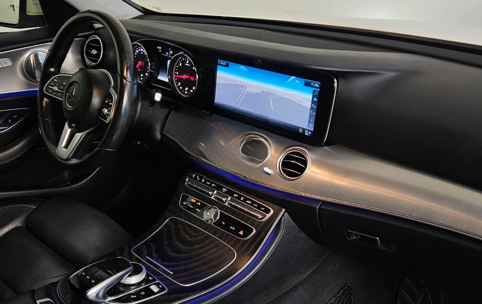 Mercedes-Benz E 220 d T *Sound*360°K.*Leder* foto 15