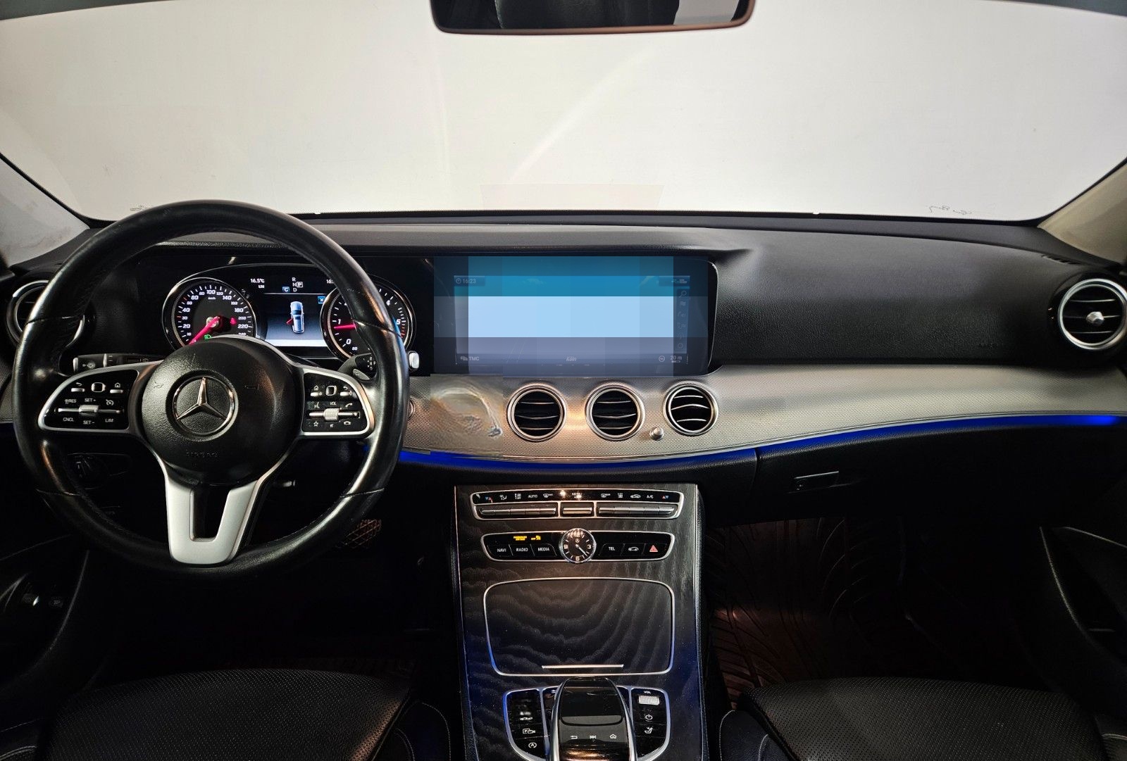 Mercedes-Benz E 220 d T *Sound*360°K.*Leder* foto 18