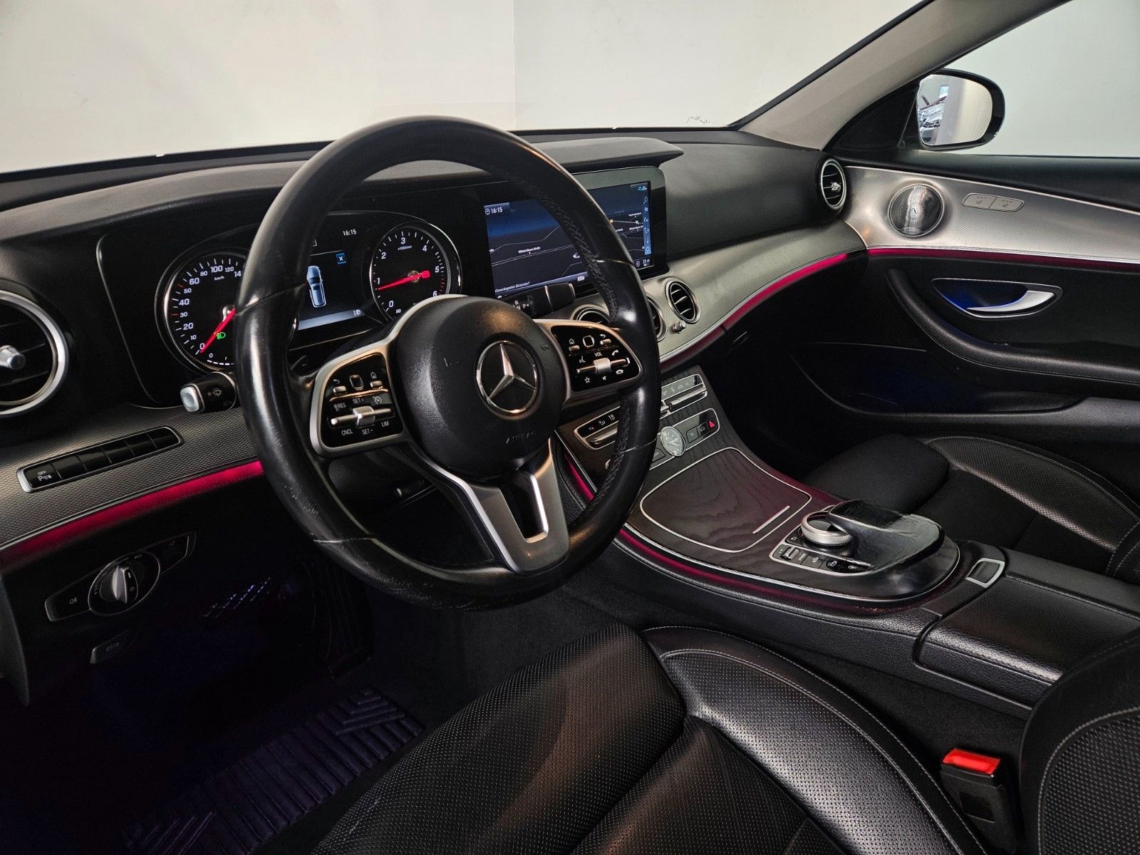 Mercedes-Benz E 220 d T *Sound*360°K.*Leder* foto 9