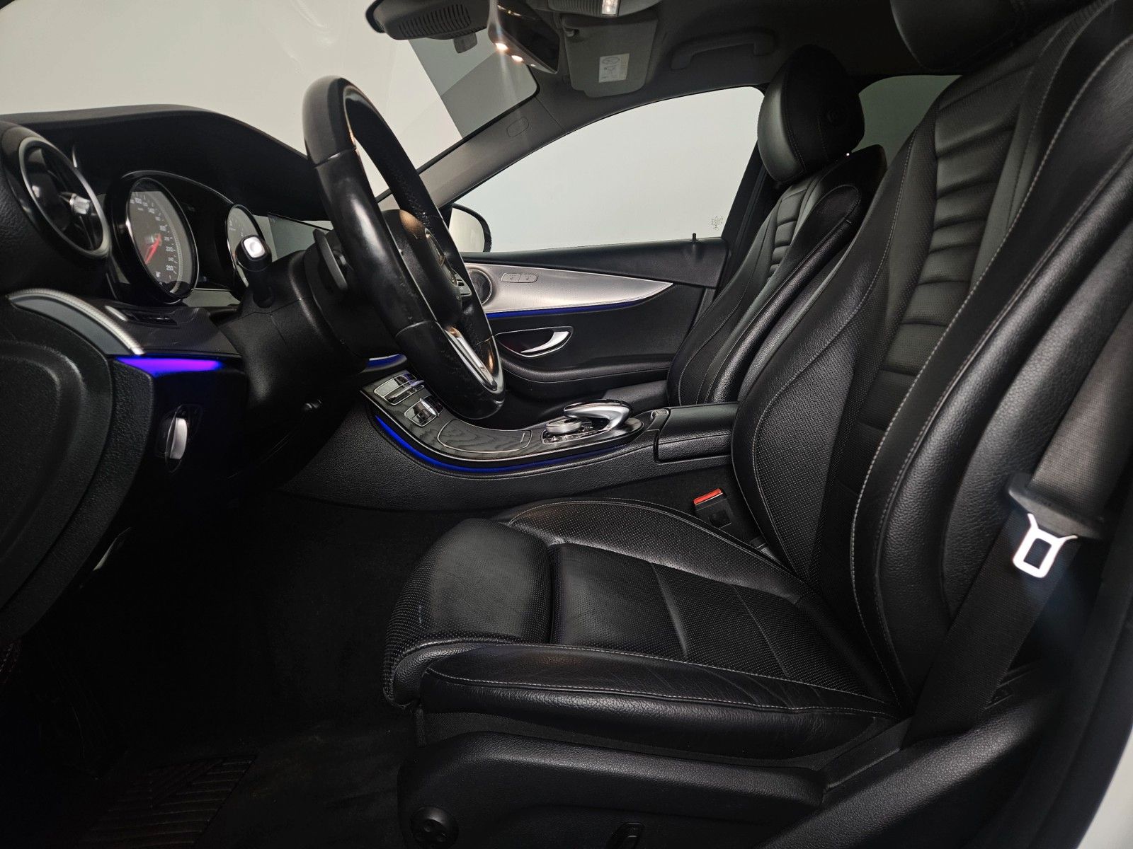 Mercedes-Benz E 220 d T *Sound*360°K.*Leder* foto 10