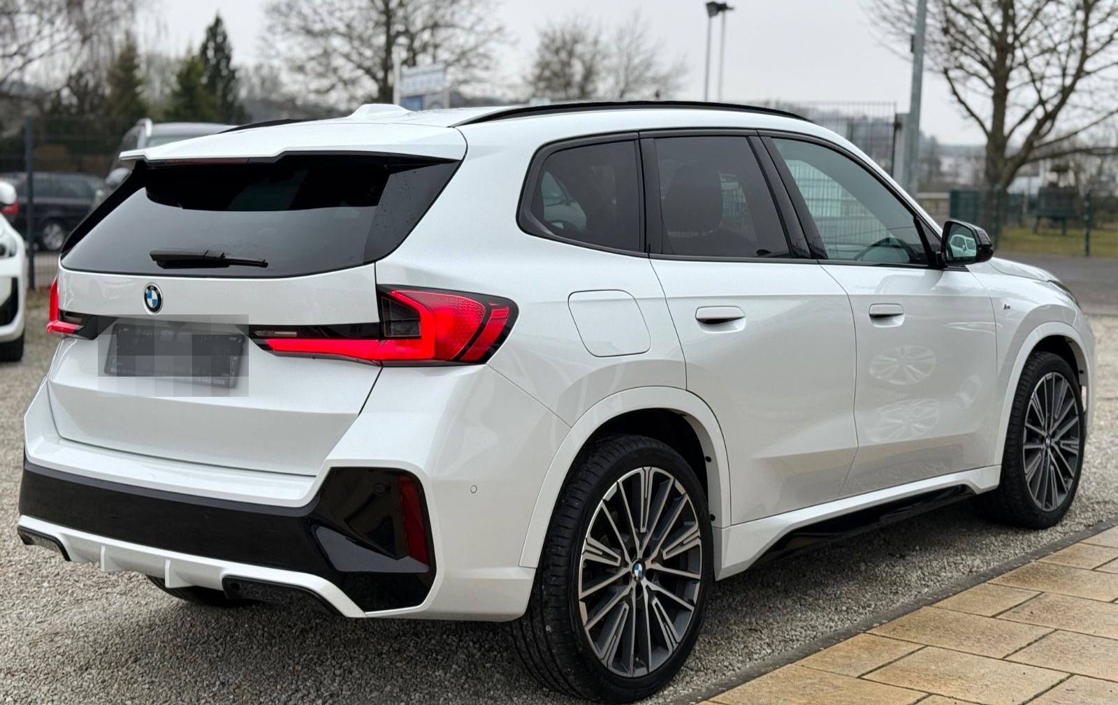 BMW X1 23d xDrive M Sport AHK h/k Memory 20 Zoll ACC foto 5