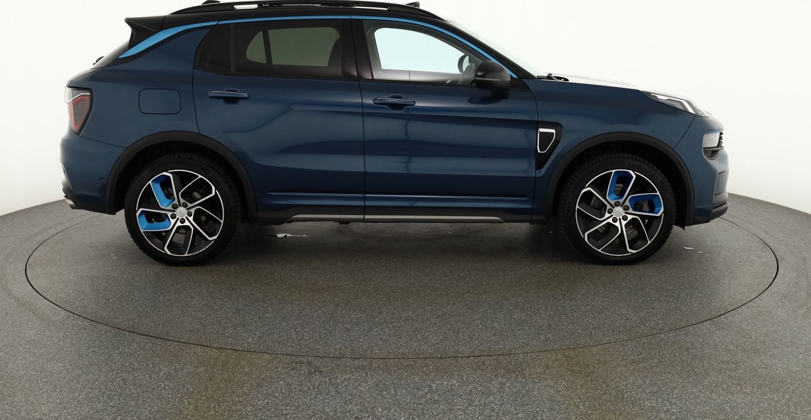 Lynk&Co 01 1.5 TD PHEV Aut. LED ACC 360° Pano foto 6