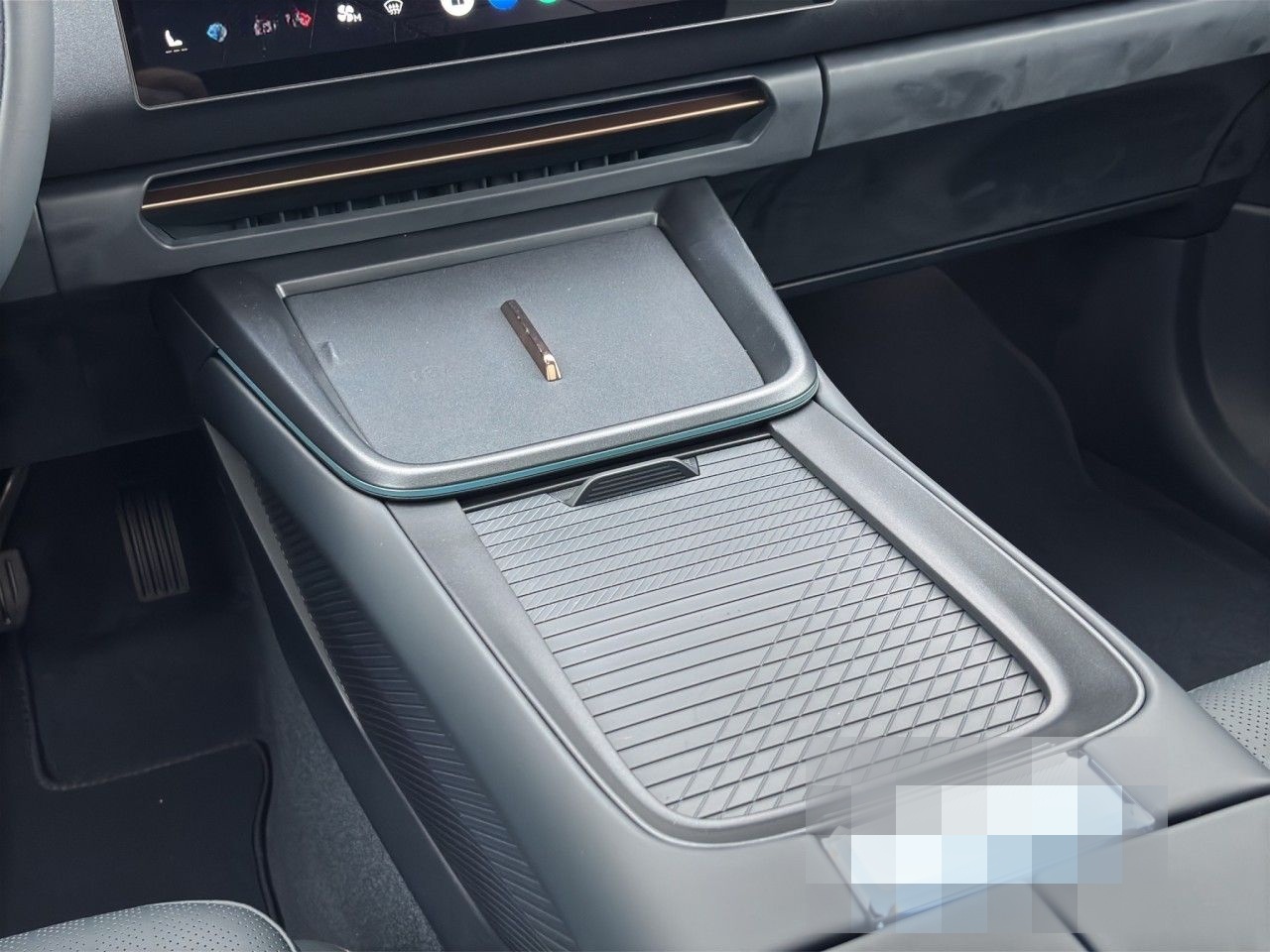 Lynk&Co 08 More Plug-In Hybrid / Pano / Matrix / 360Grad foto 12