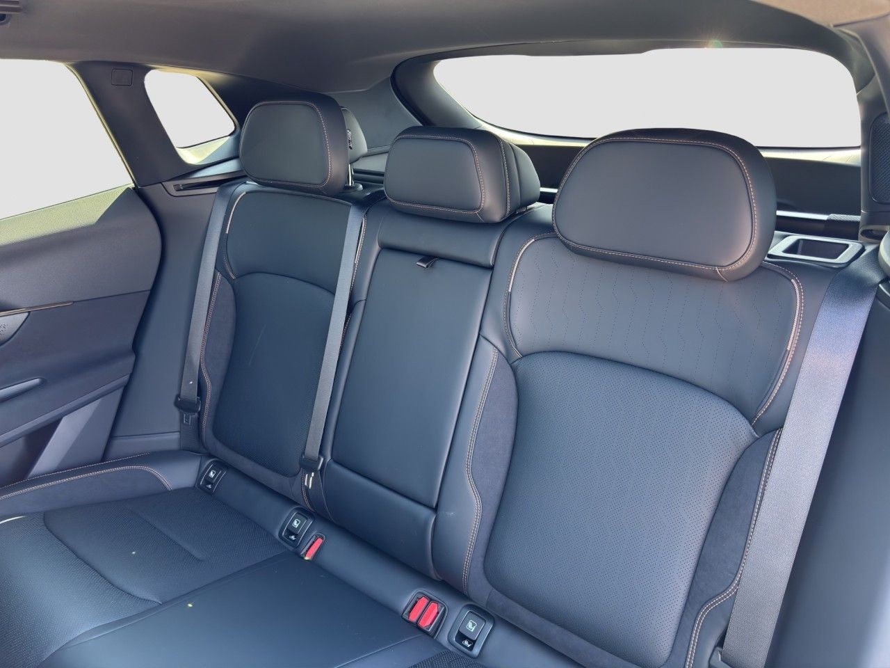 Lynk&Co 08 More Plug-In Hybrid / Pano / Matrix / 360Grad foto 15