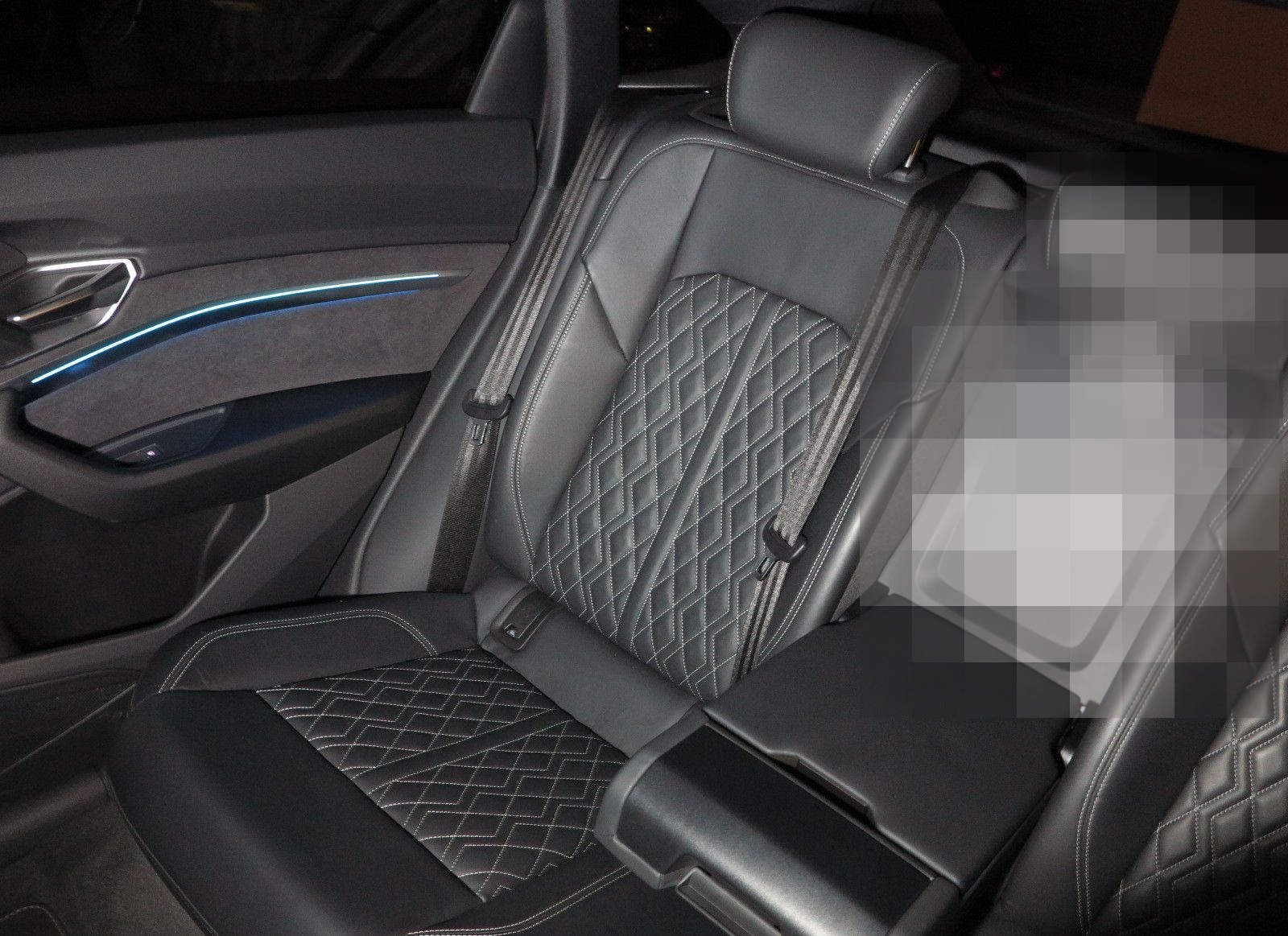 Audi e-tron Sportback S quattro Leder AHK Navi LM22 foto 18