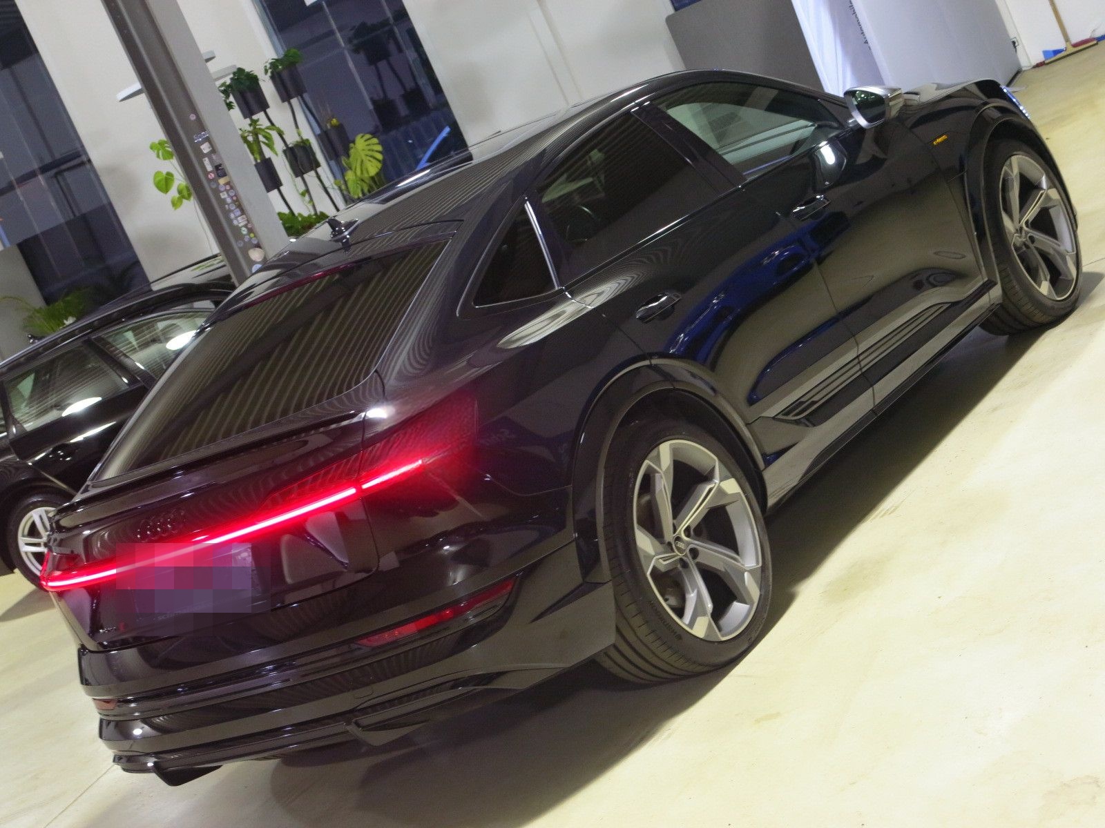 Audi e-tron Sportback S quattro Leder AHK Navi LM22 foto 3