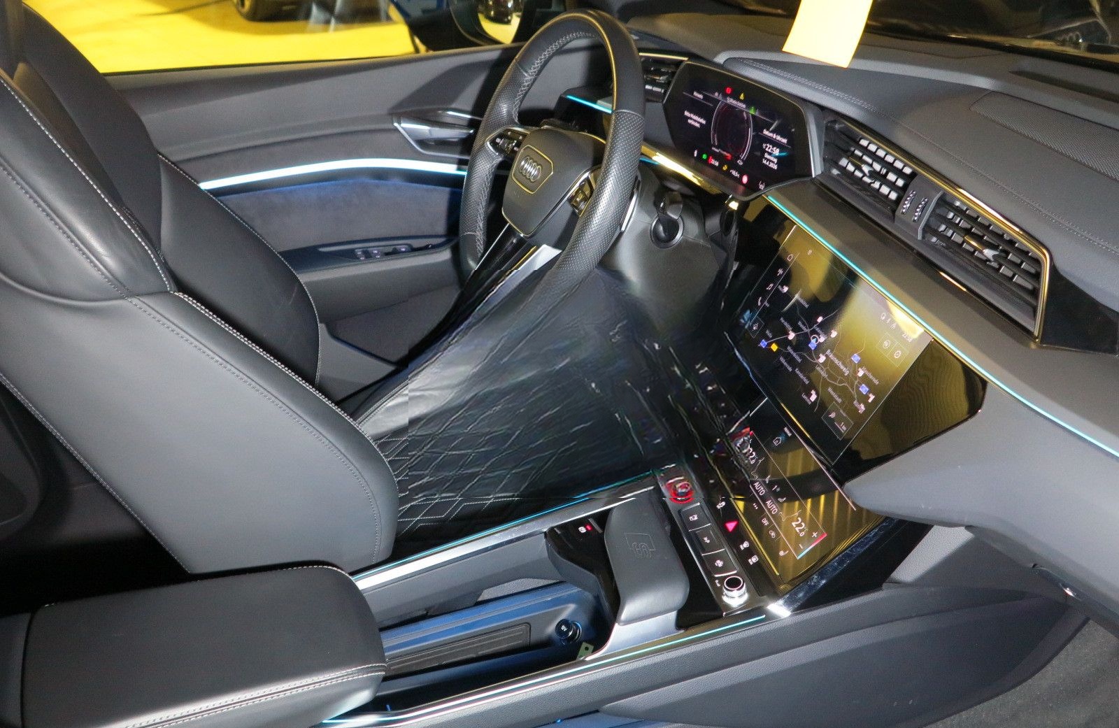 Audi e-tron Sportback S quattro Leder AHK Navi LM22 foto 4