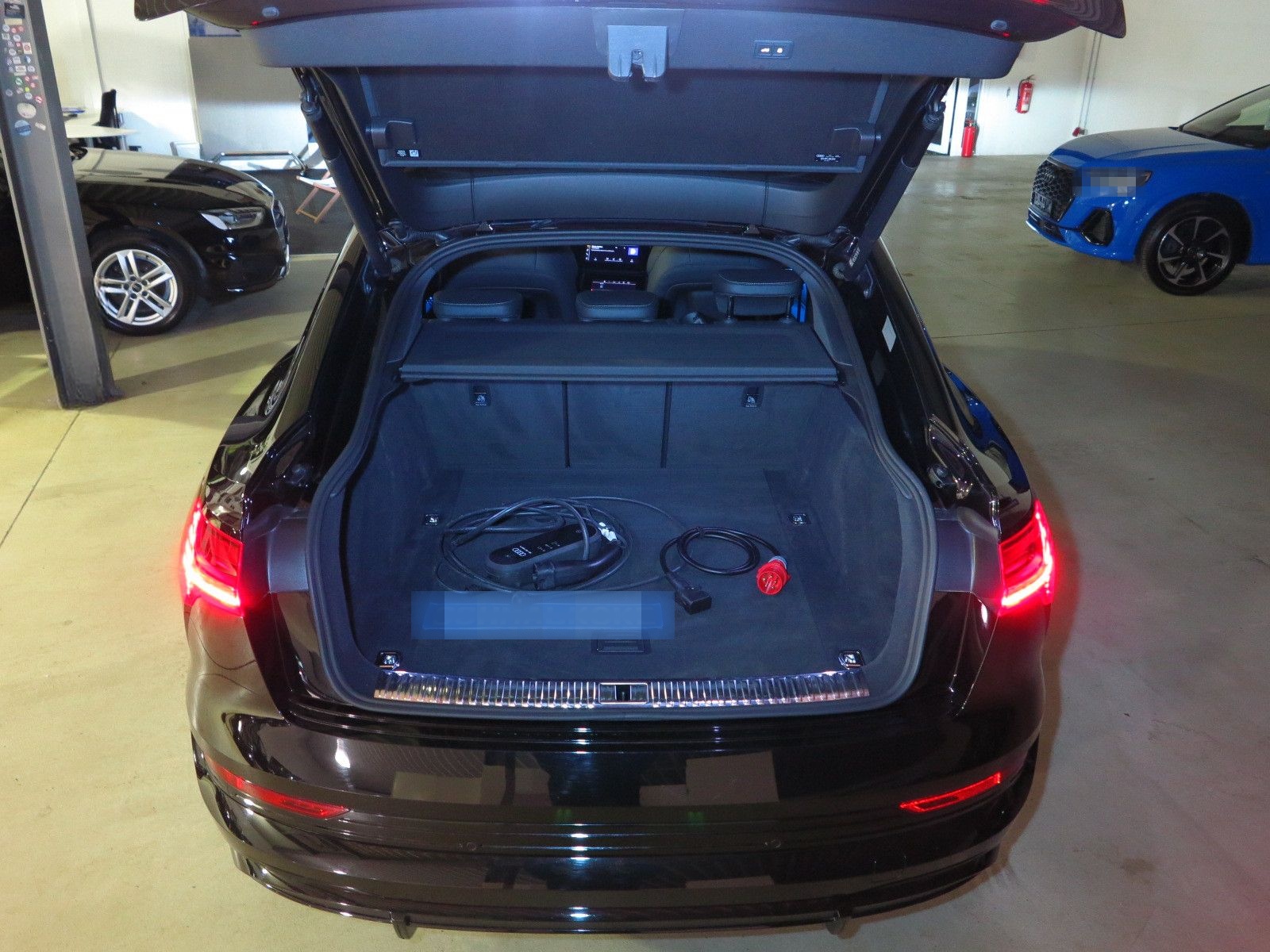 Audi e-tron Sportback S quattro Leder AHK Navi LM22 foto 7