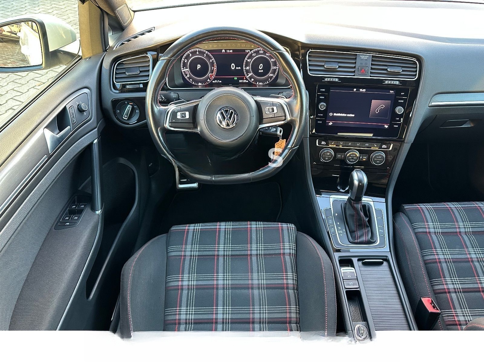 Volkswagen Golf Lim. GTI Performance 245 PS*DSG*SHZ*LED* foto 11